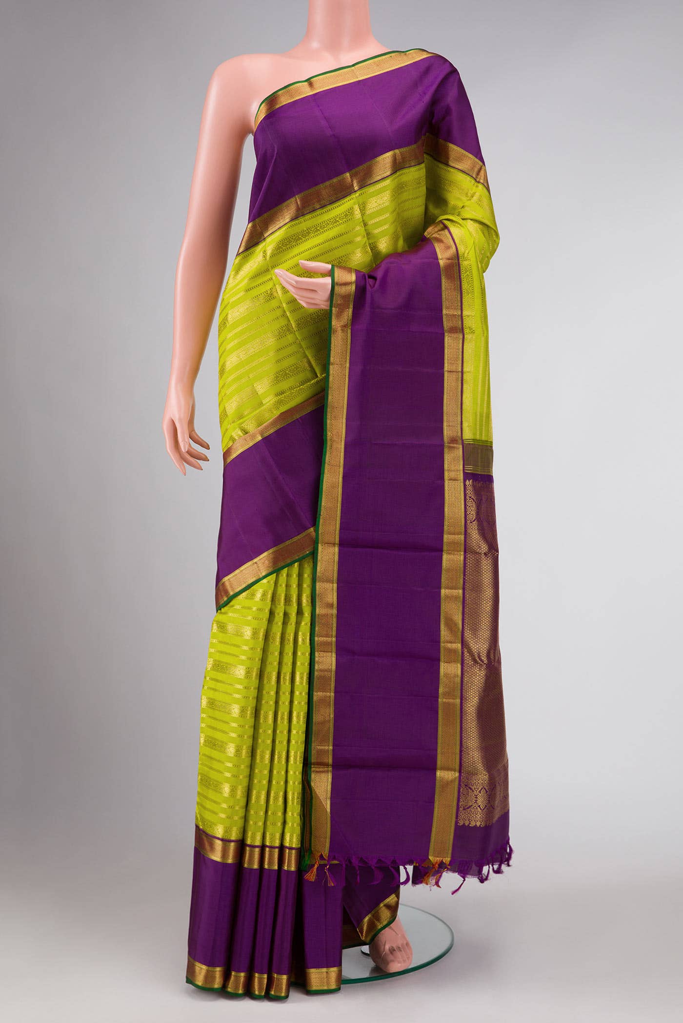 Parrot Green Kanchipuram Silk Saree