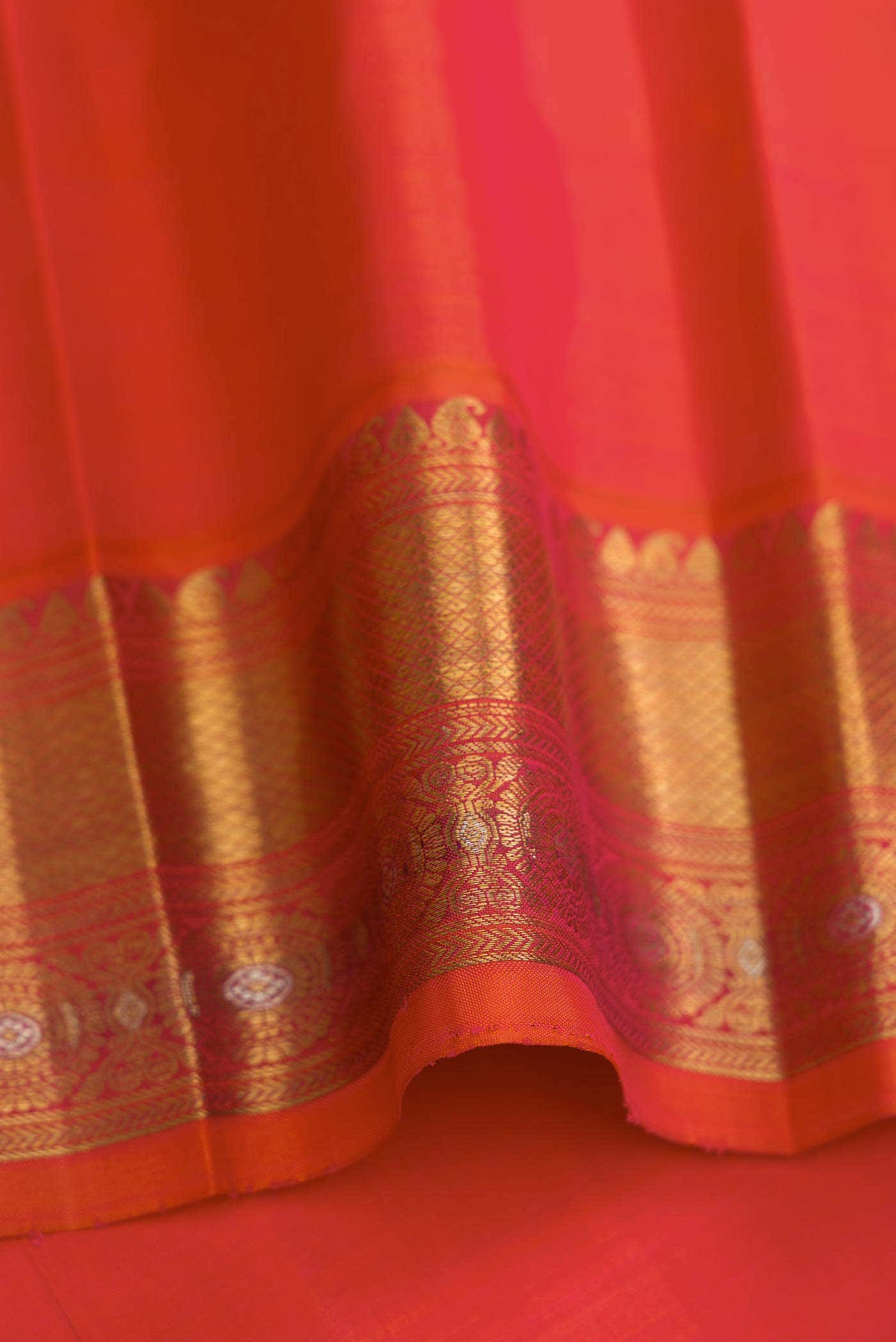 Pure Silk Pure Zari Parrot Green Dual Tone Kanchipuram Saree