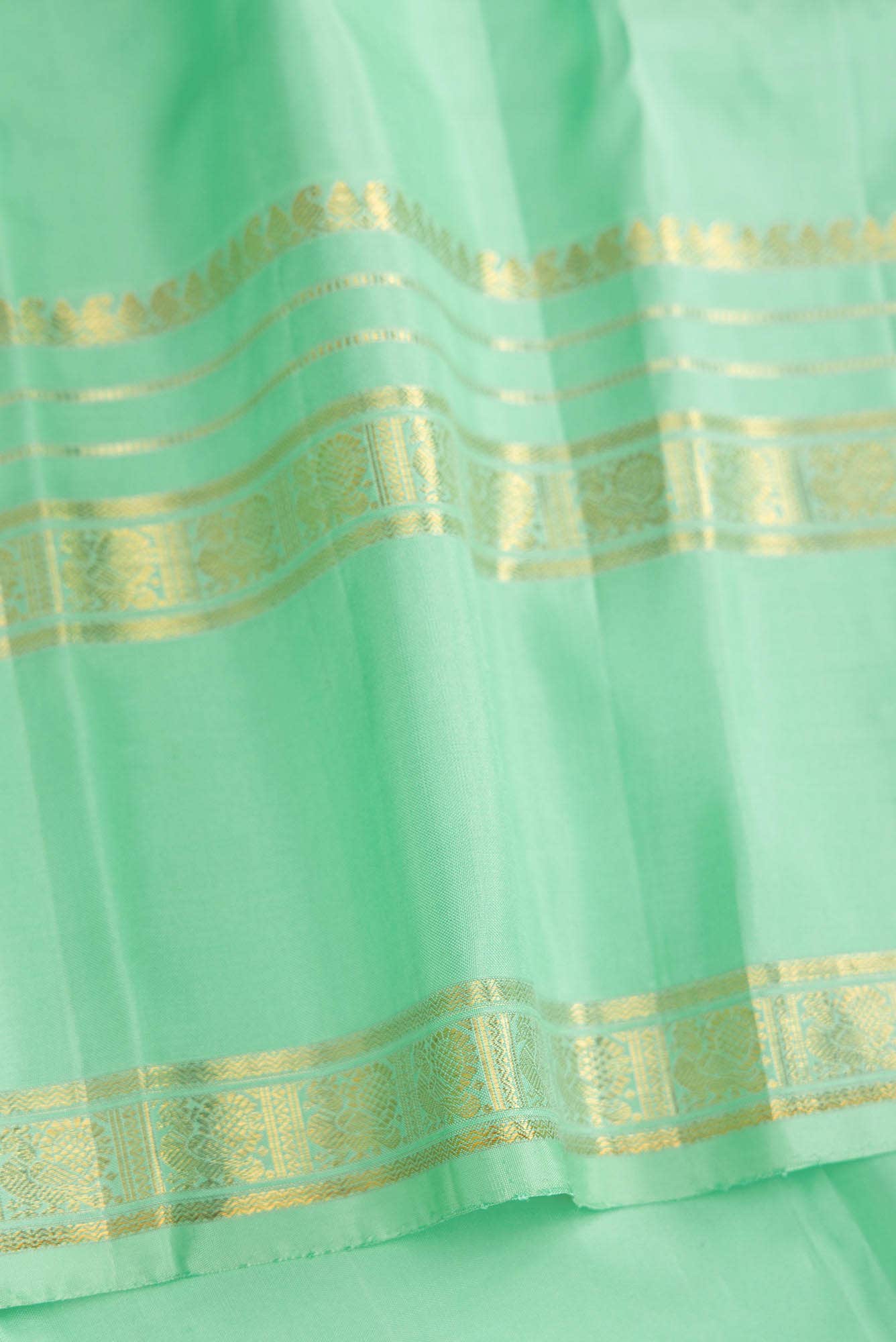 Magenta Dual Tone Kanchipuram Silk Saree