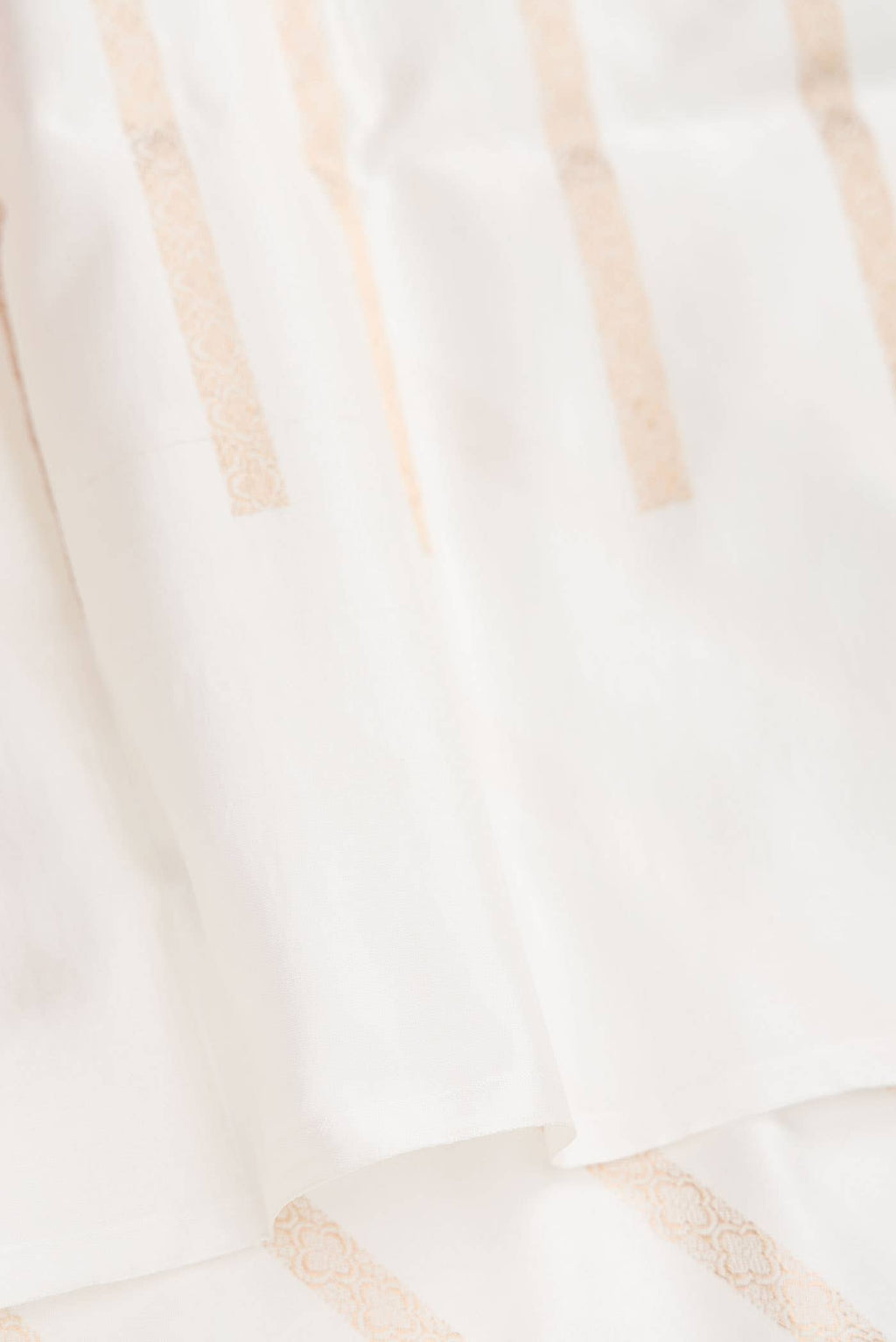 Off White Dual Tone Banarasi Silk Saree