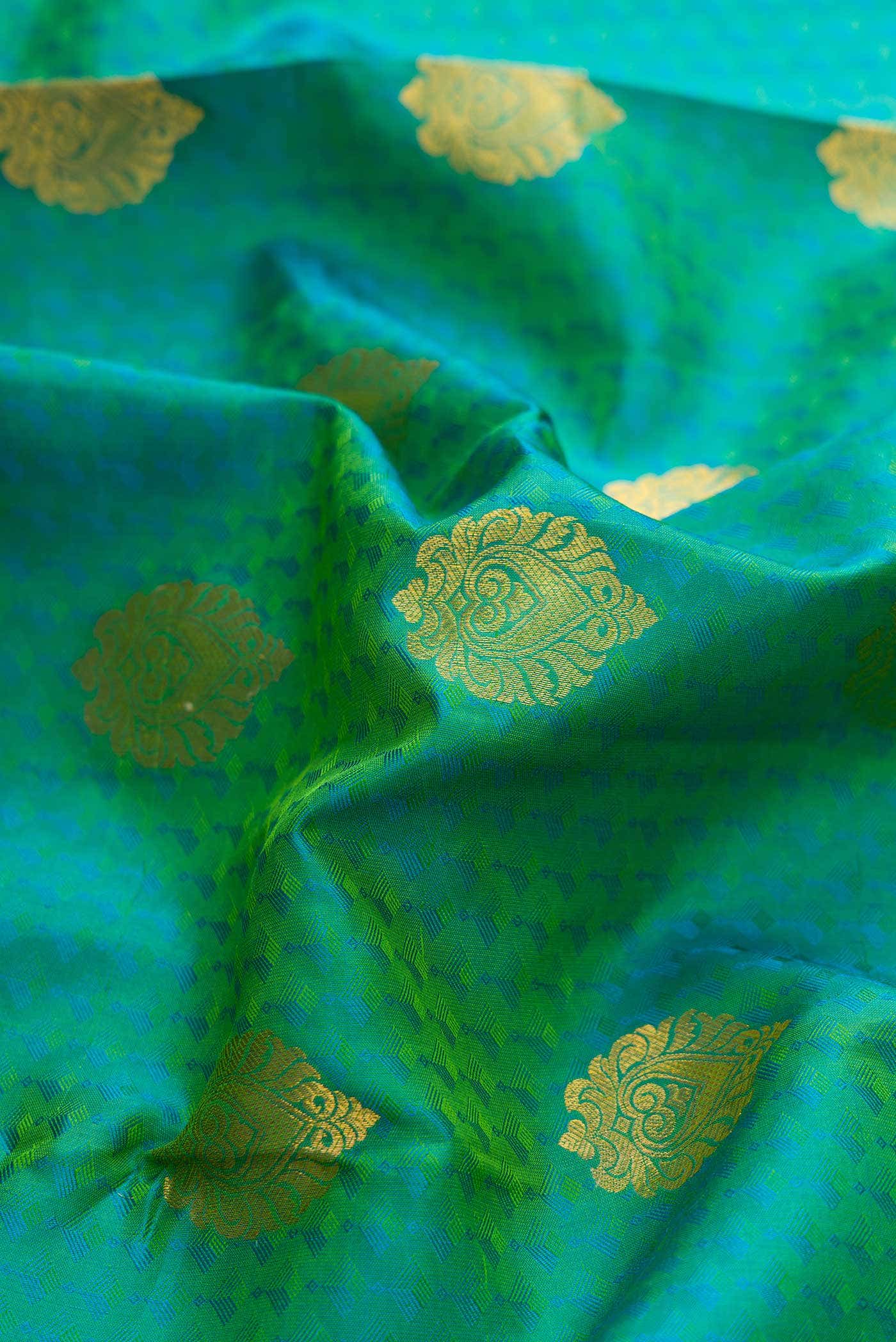 Green Dual Tone Kanchipuram Silk Saree