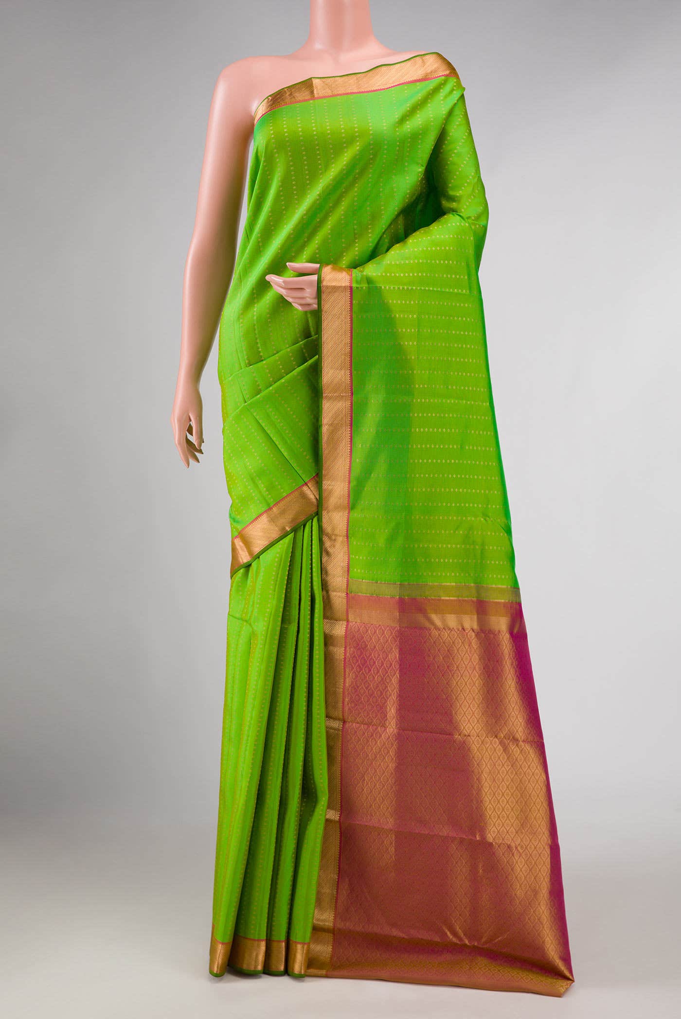 Parrot Green Dual Tone Kanchipuram Silk Saree