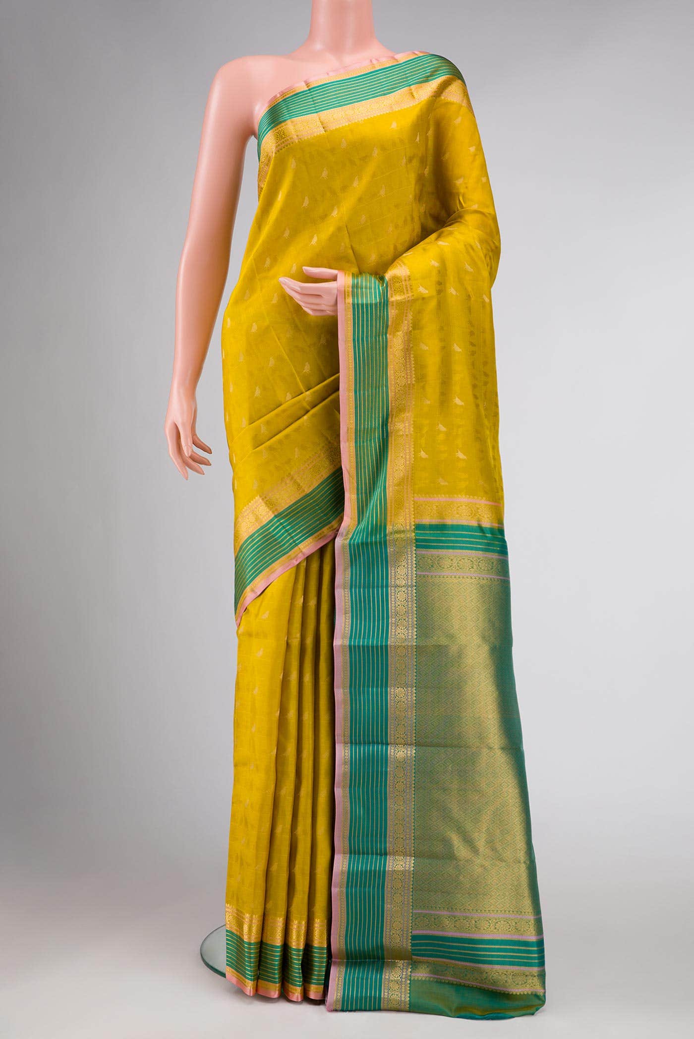 Mehandi Green Kanchipuram Silk Saree