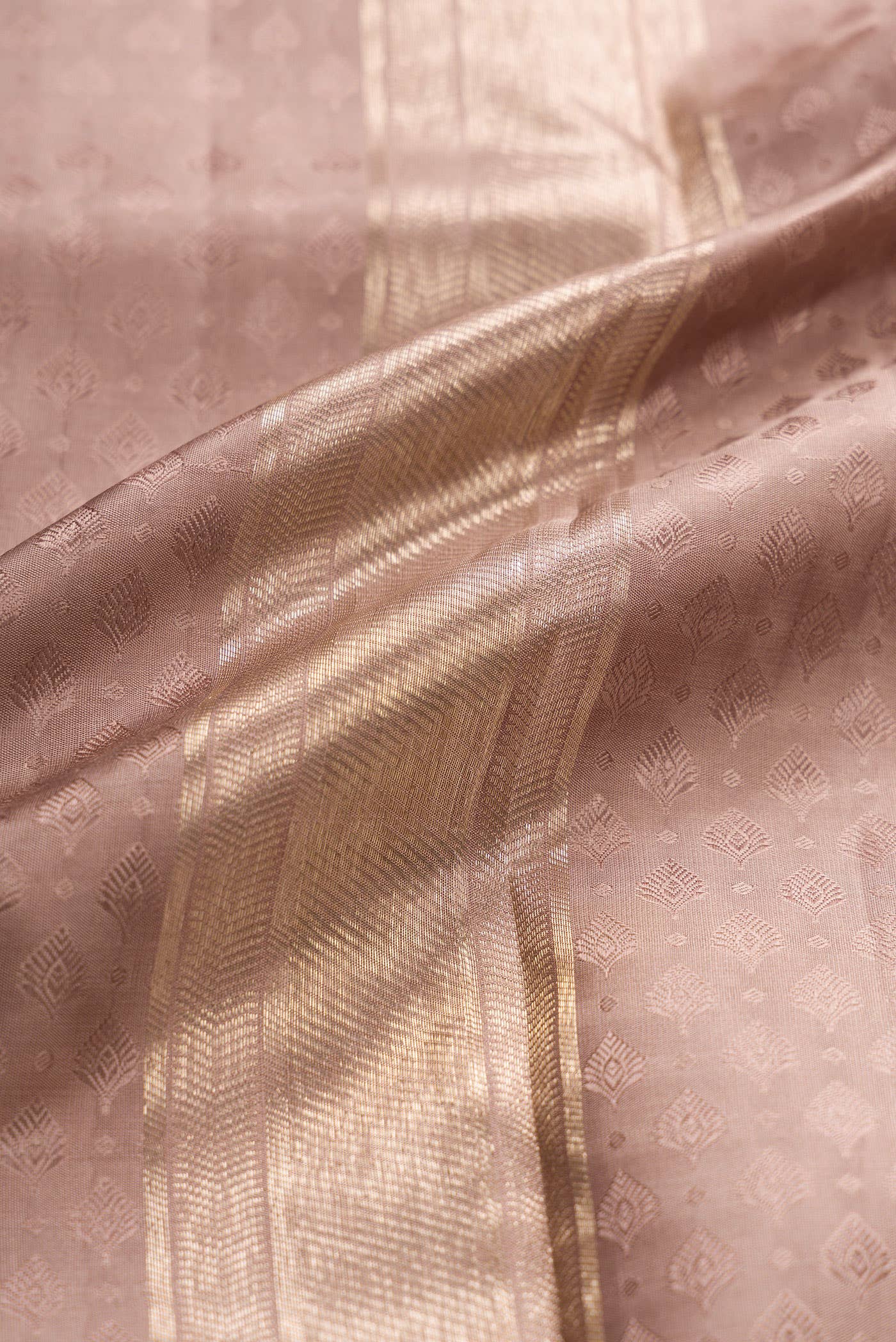 Rose Gold Silk Dhoti With Angavastram (9X 5) Muzham