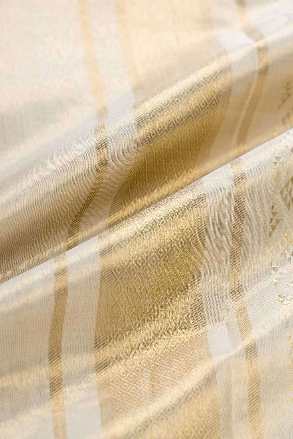 Gold Silk Dhoti With Angavastram (9X 5) Muzham