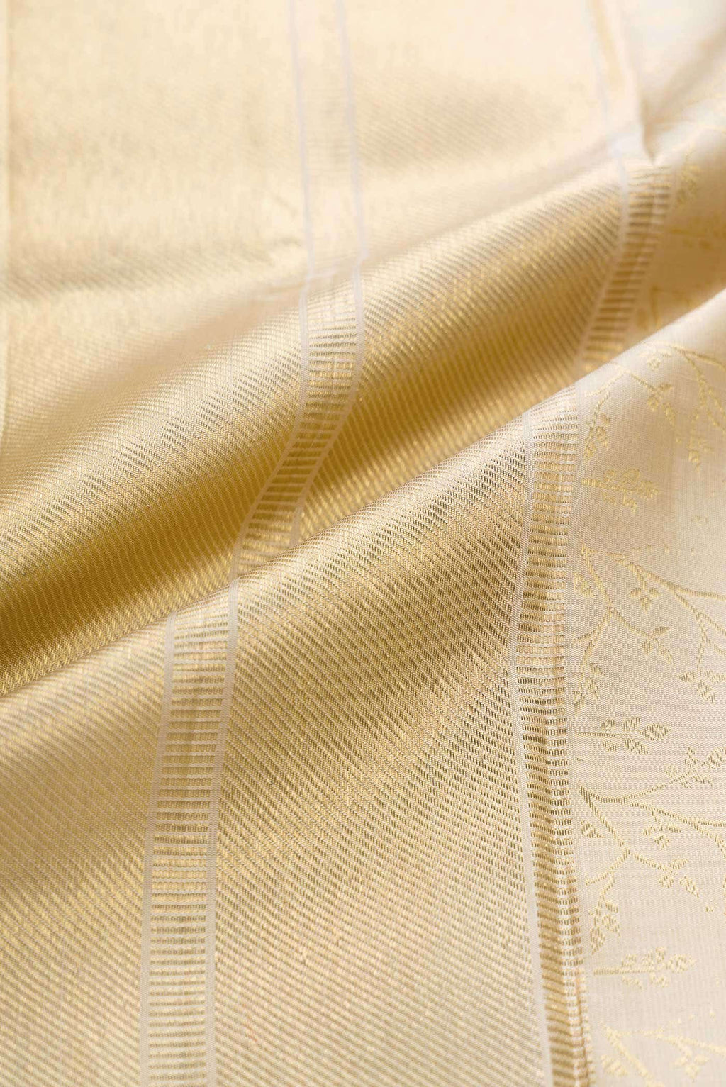 Gold Silk Dhoti With Angavastram (9X 5) Muzham