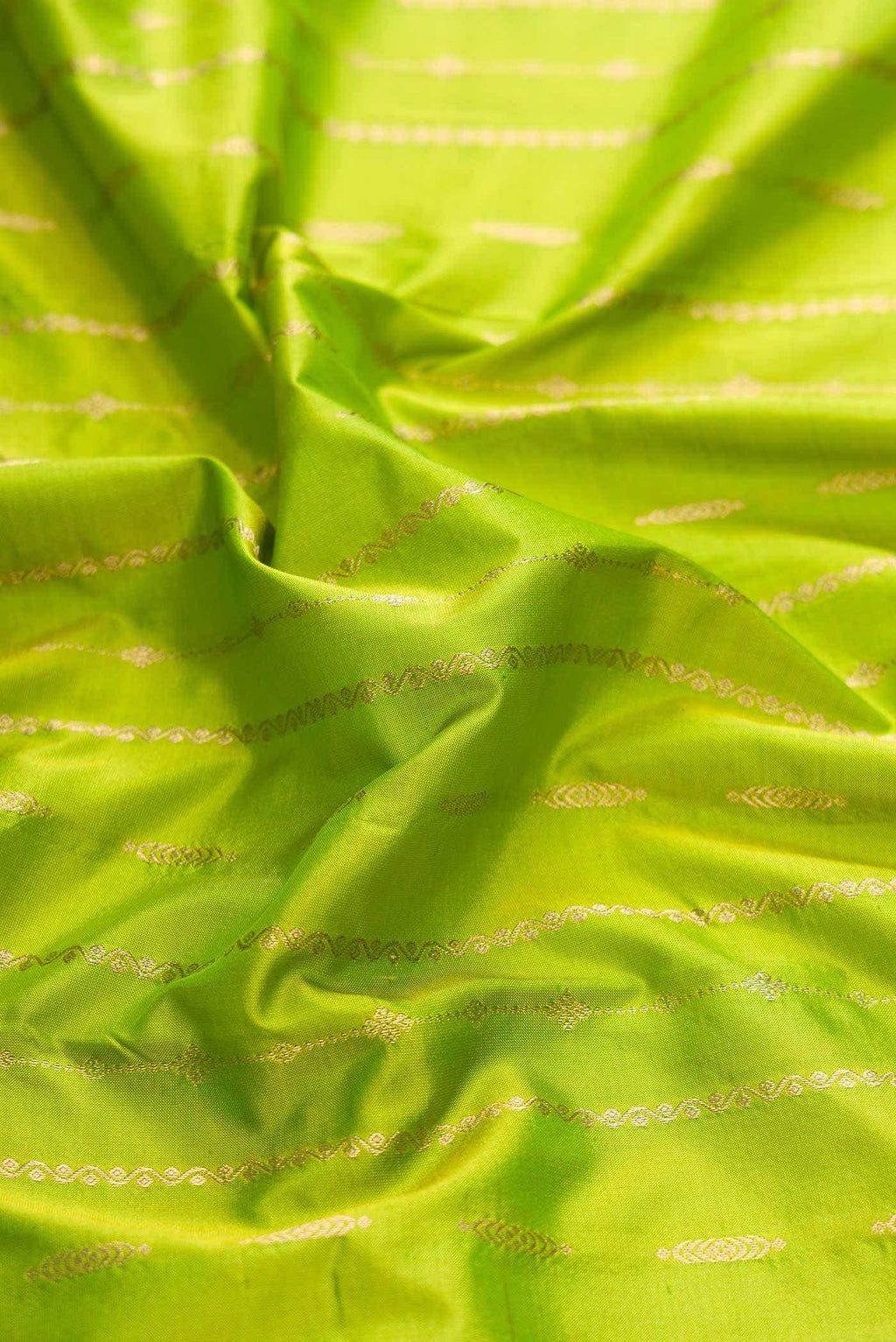 Parrot Green Dual Tone Kanchipuram Silk Saree