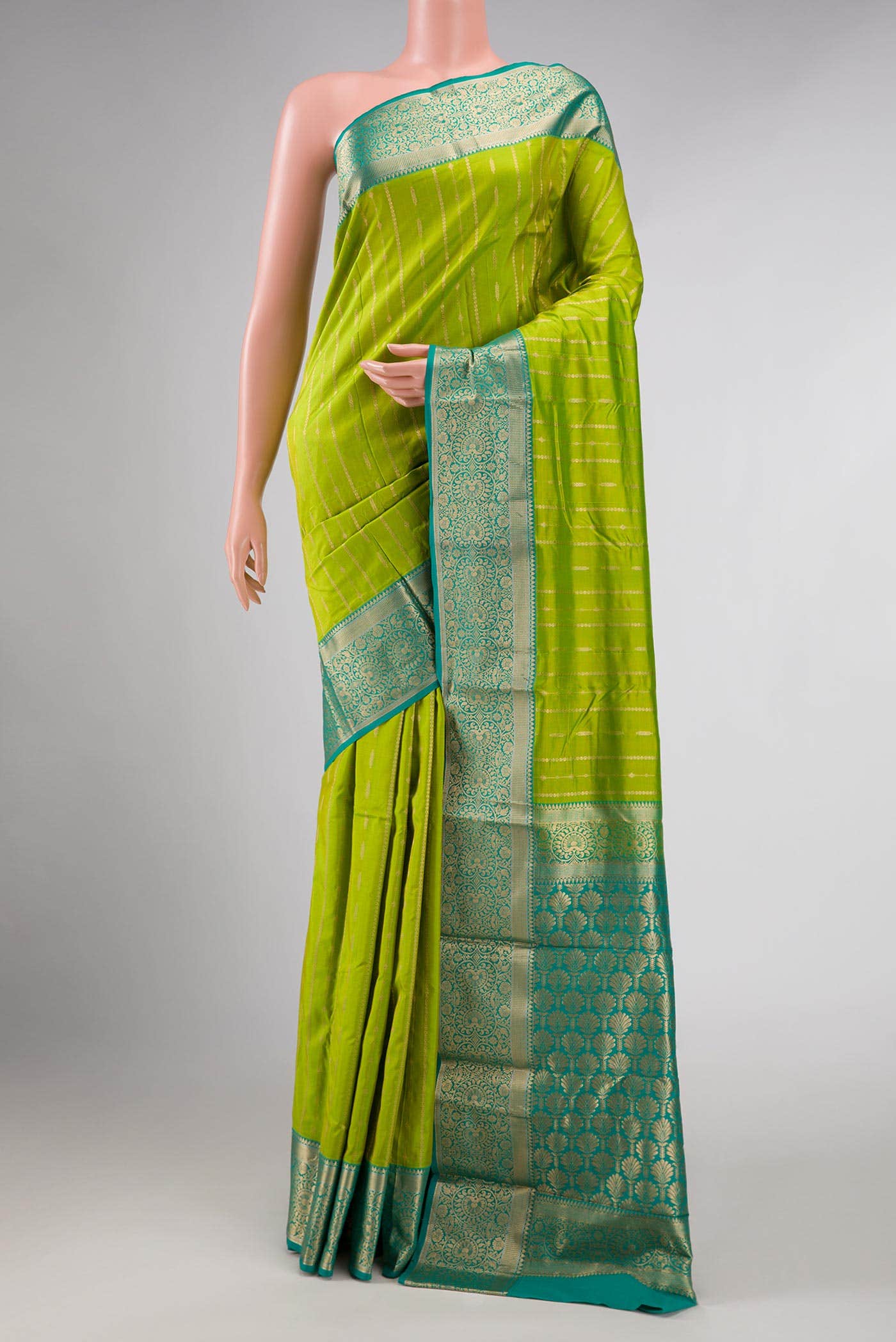 Parrot Green Dual Tone Kanchipuram Silk Saree