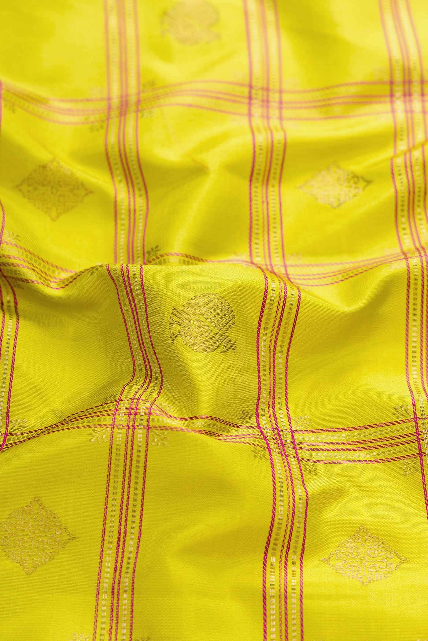 Parrot Green Kanchipuram Silk Saree