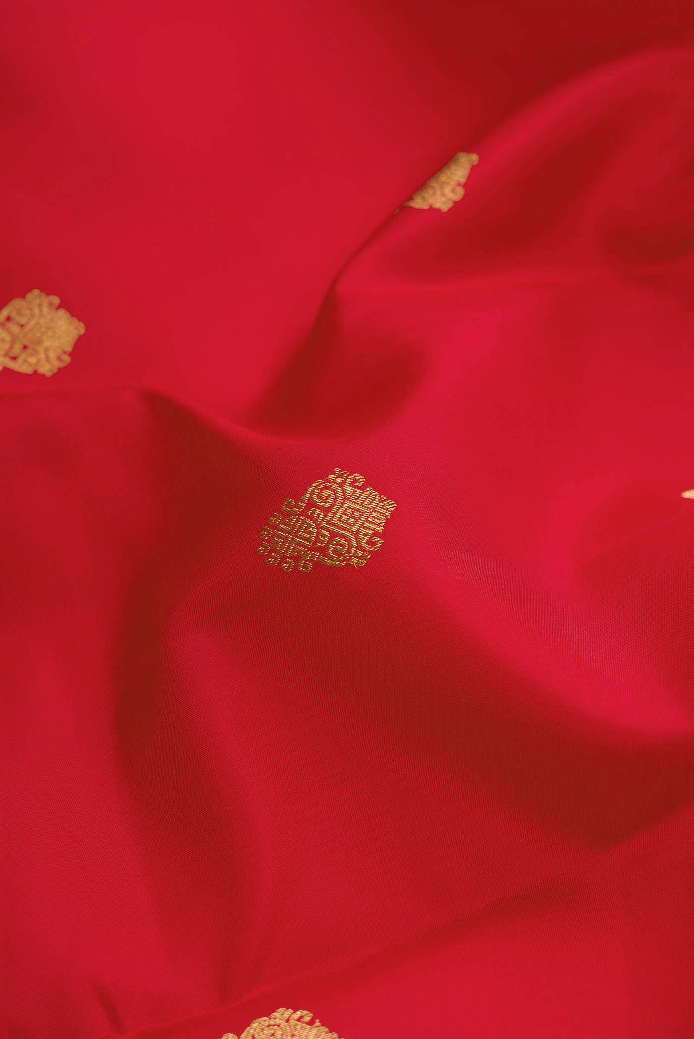 Pure Silk Pure Zari Red Dual Tone Kanchipuram Saree