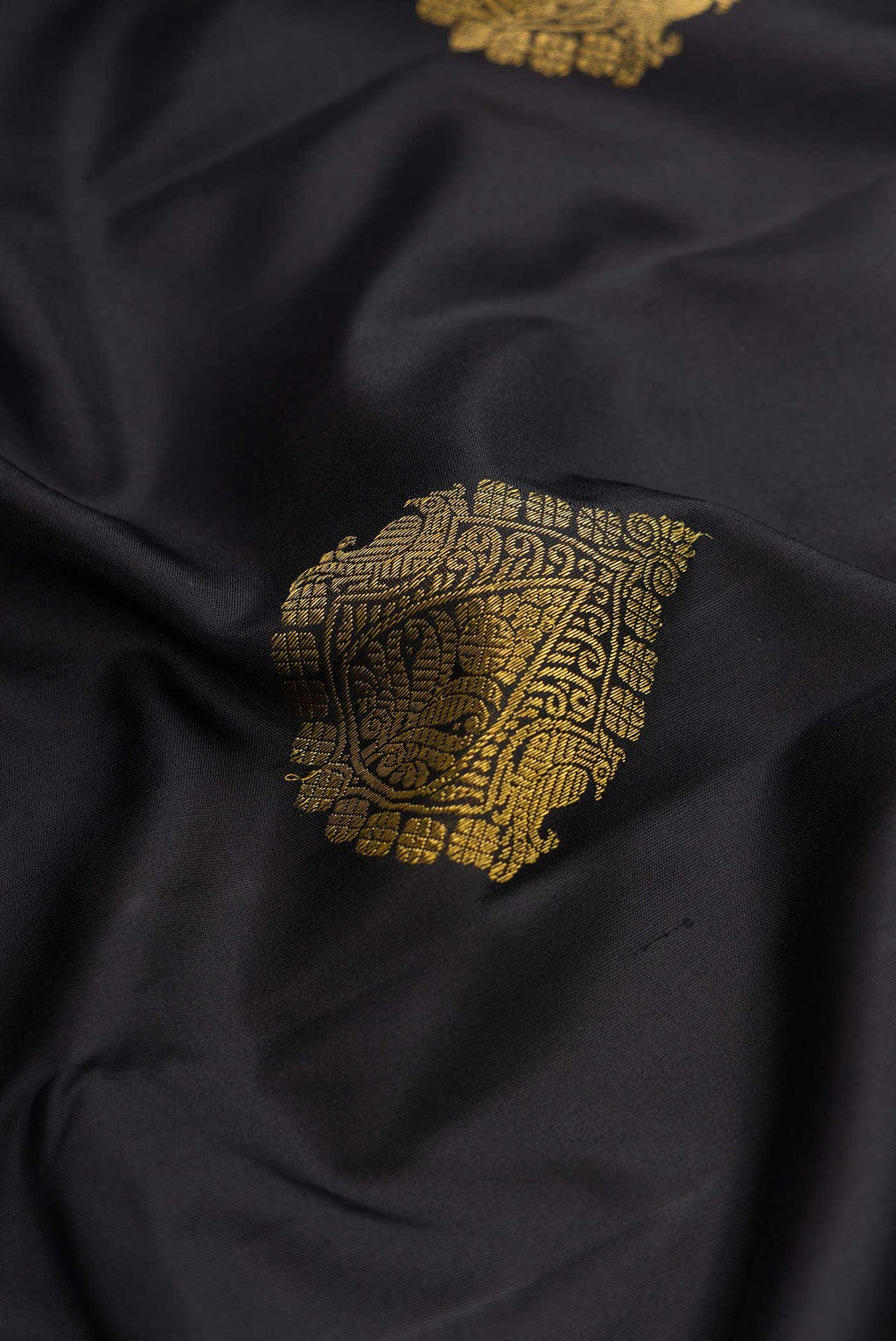 Pure Silk Pure Zari Black Dual Tone Kanchipuram Saree