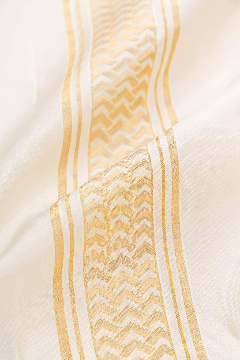 Off White Silk Dhoti With Angavastram (8X4) Muzham