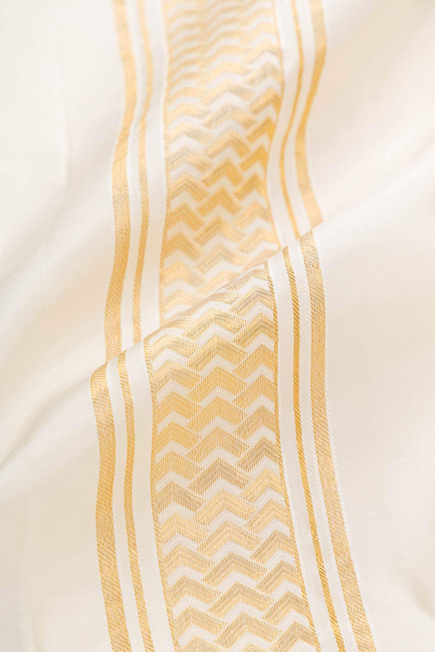 Off White Silk Dhoti With Angavastram (8X4) Muzham