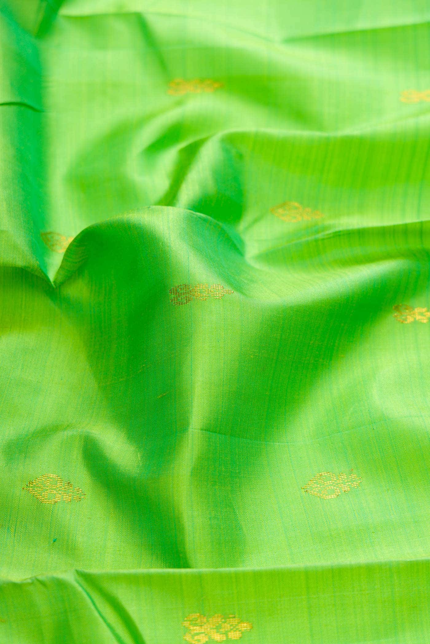 Parrot Green Dual Tone Kanchipuram Silk Saree