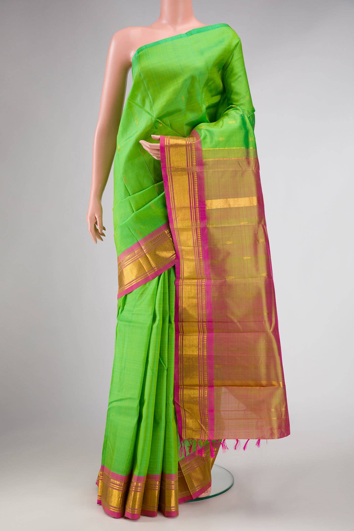 Parrot Green Dual Tone Kanchipuram Silk Saree