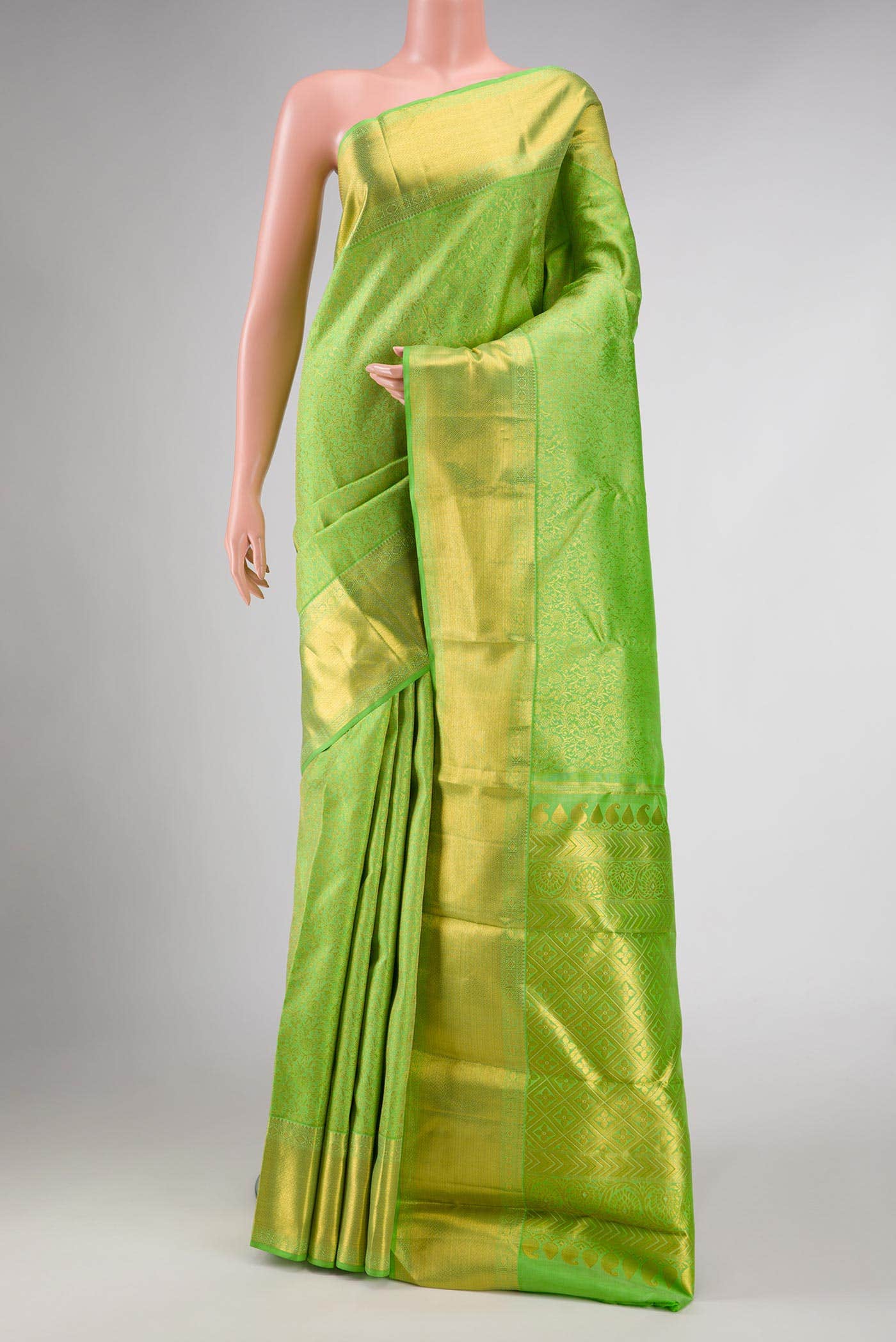 Parrot Green Dual Tone Kanchipuram Silk Saree