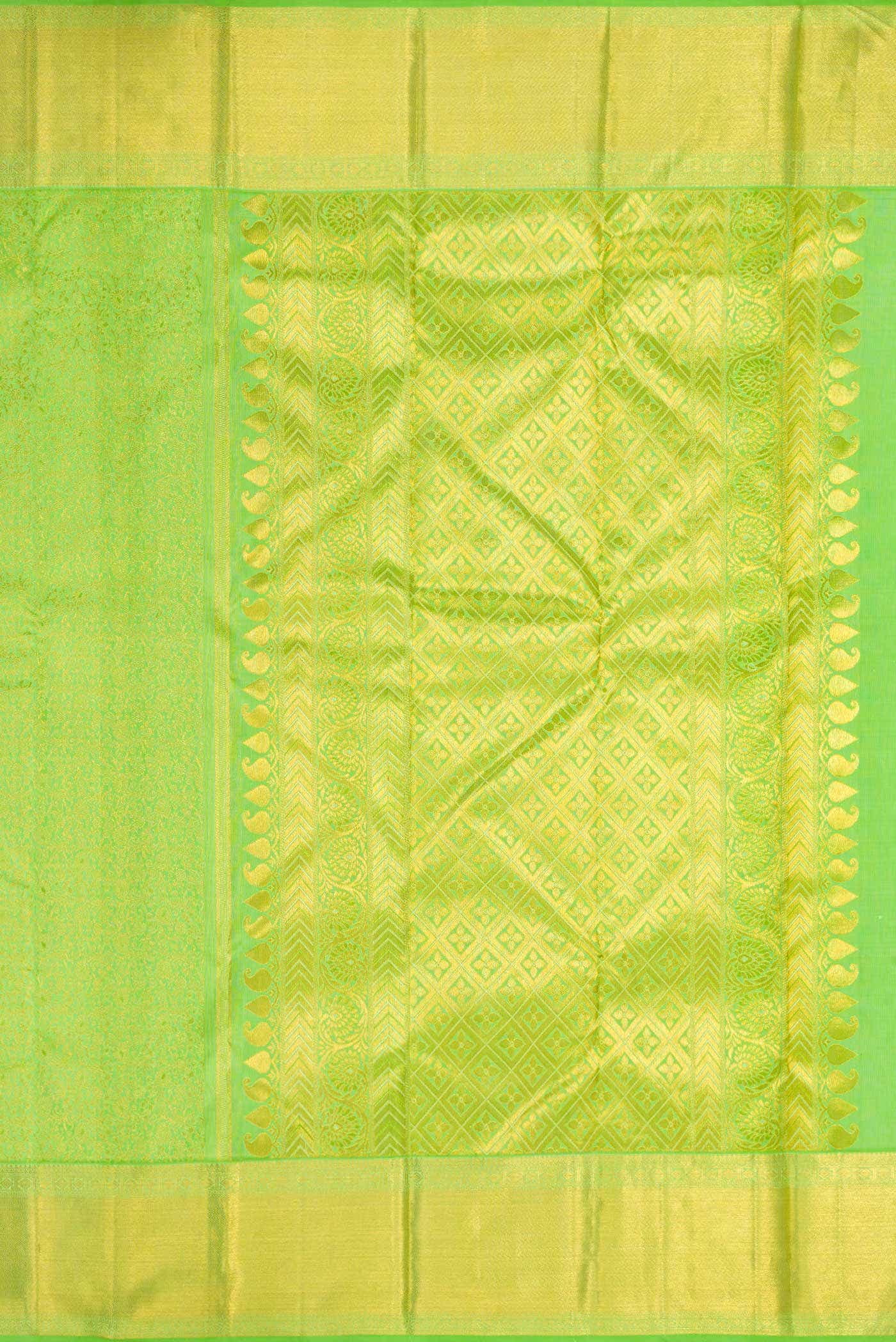 Parrot Green Dual Tone Kanchipuram Silk Saree