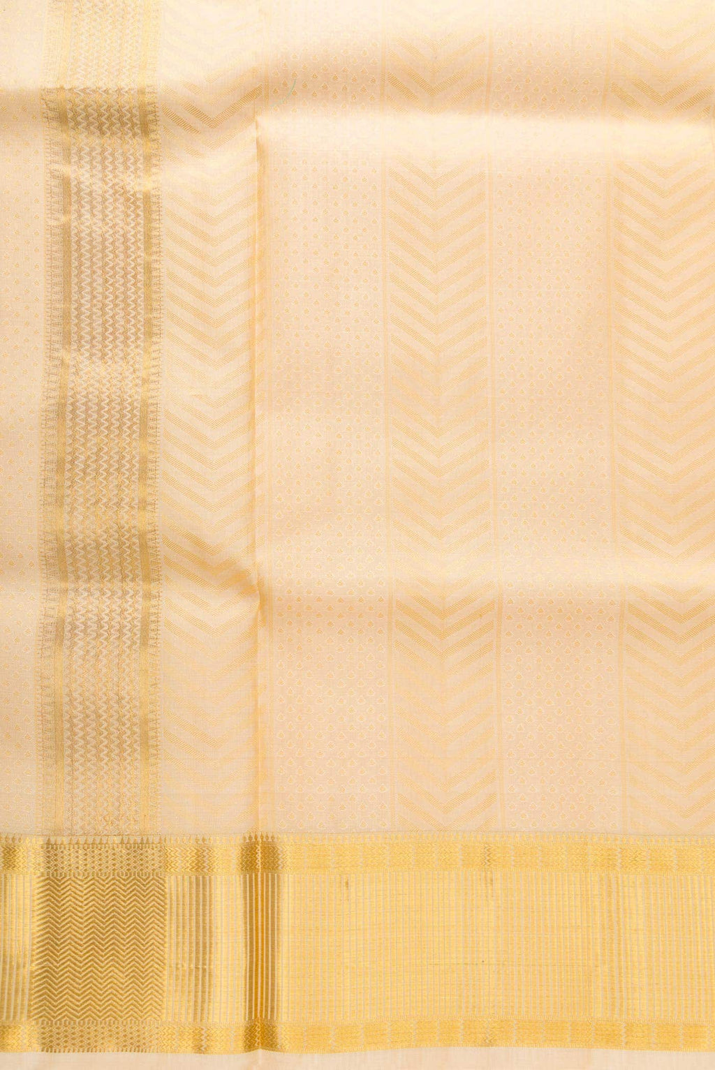 Gold Silk Dhoti With Angavastram (8X4) Muzham