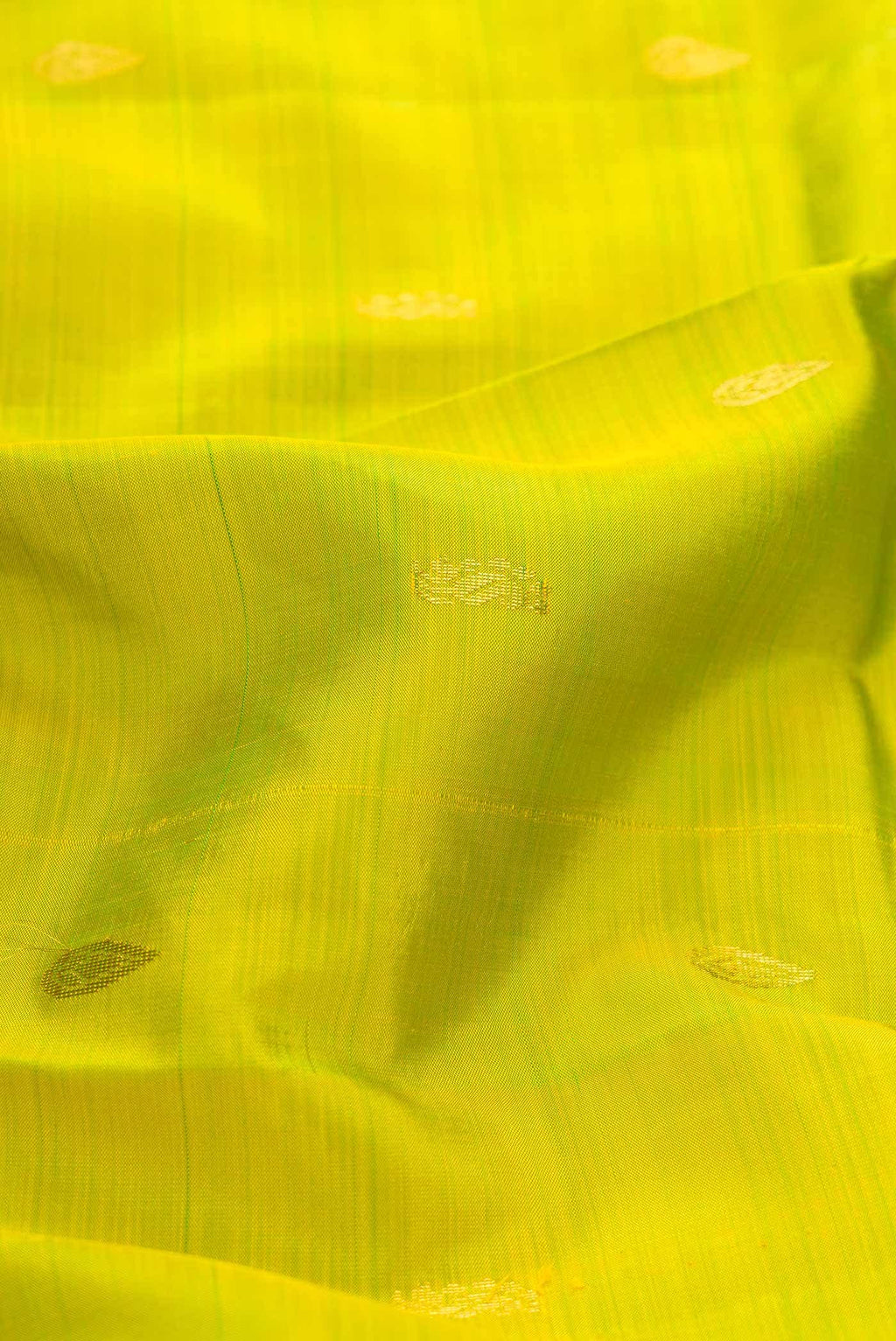 Parrot Green Dual Tone Kanchipuram Silk Saree