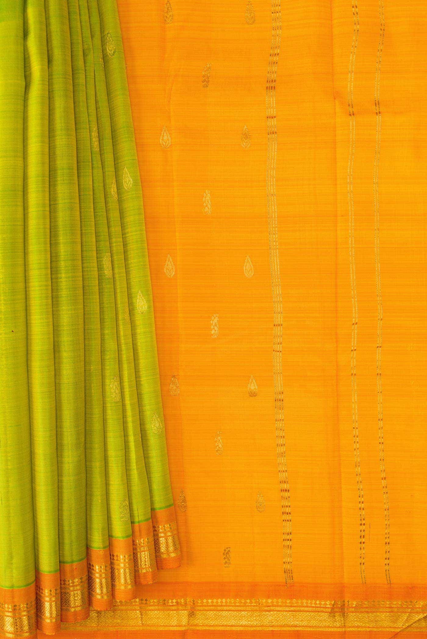 Parrot Green Dual Tone Kanchipuram Silk Saree