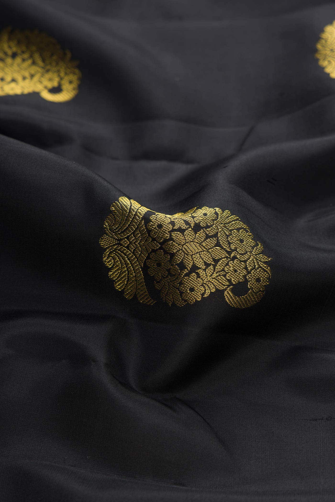Black Dual Tone Kanchipuram Silk Saree