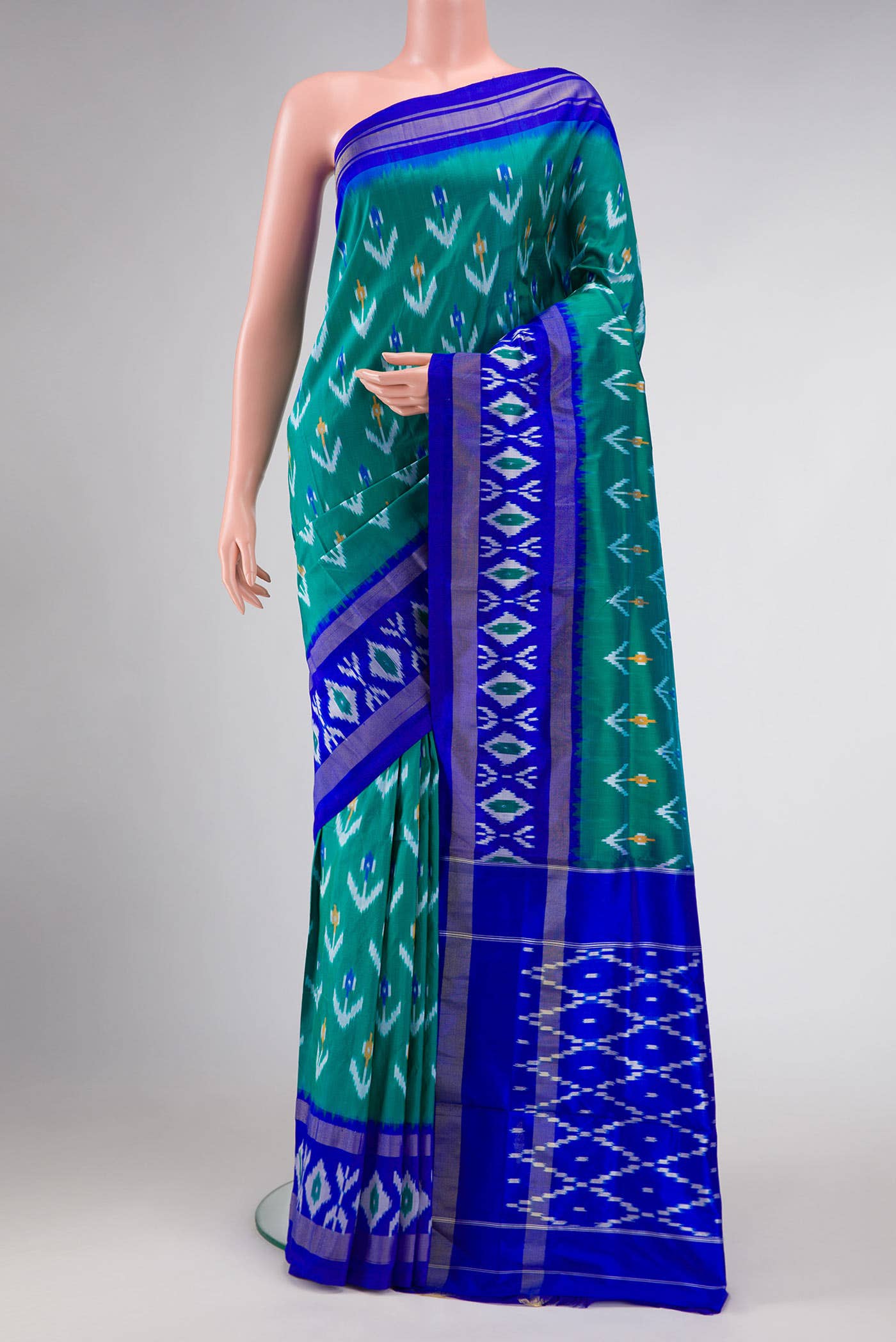 Green Dual Tone Pochampally Silk Saree