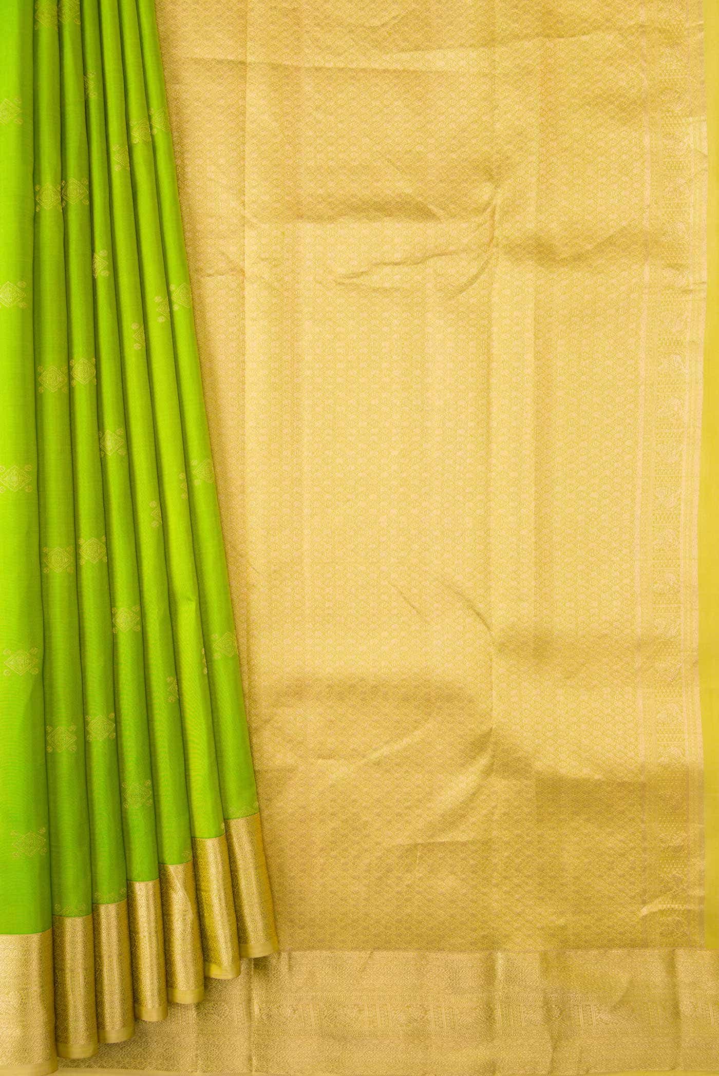 Parrot Green Dual Tone Kanchipuram Silk Saree