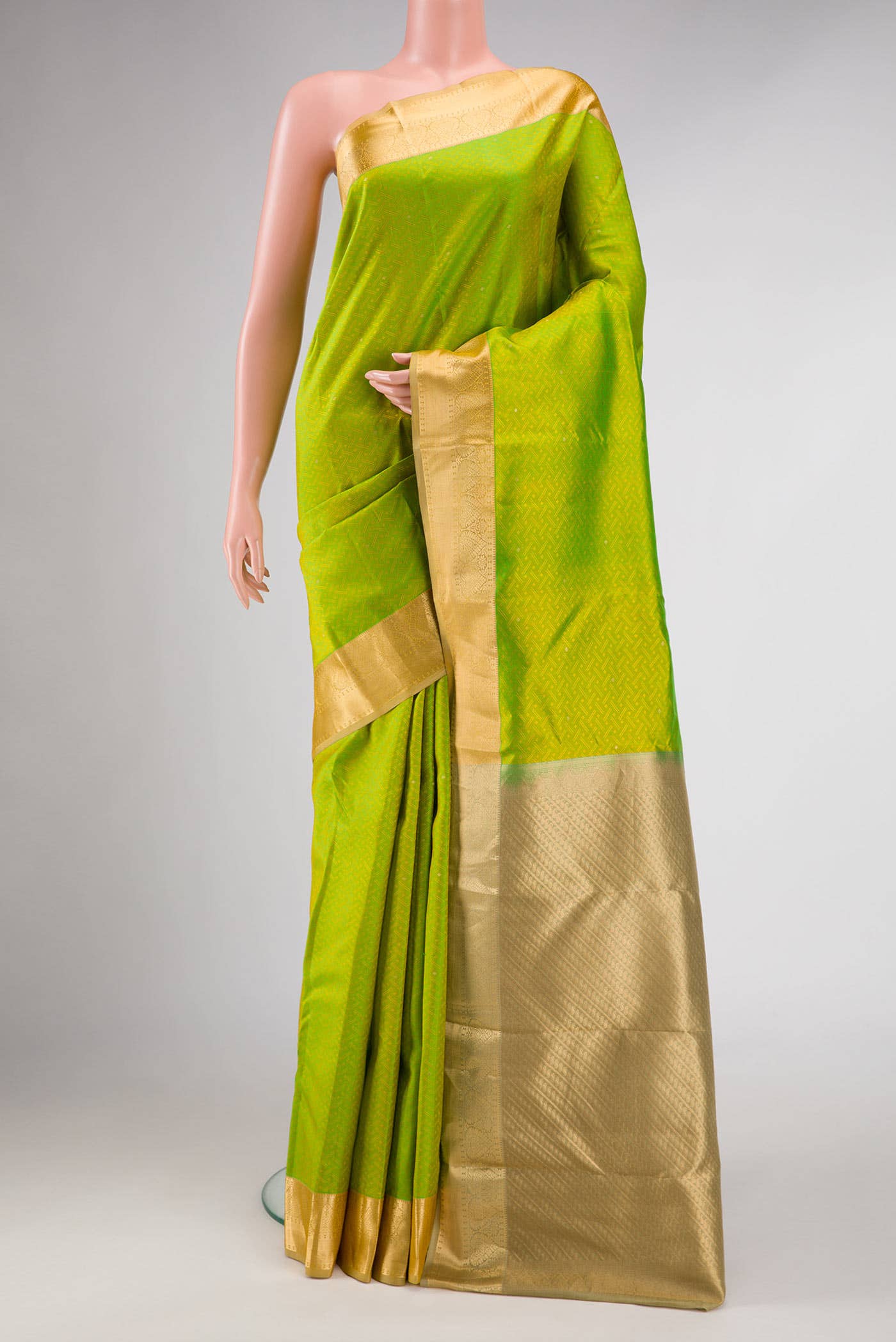 Parrot Green Dual Tone Kanchipuram Silk Saree