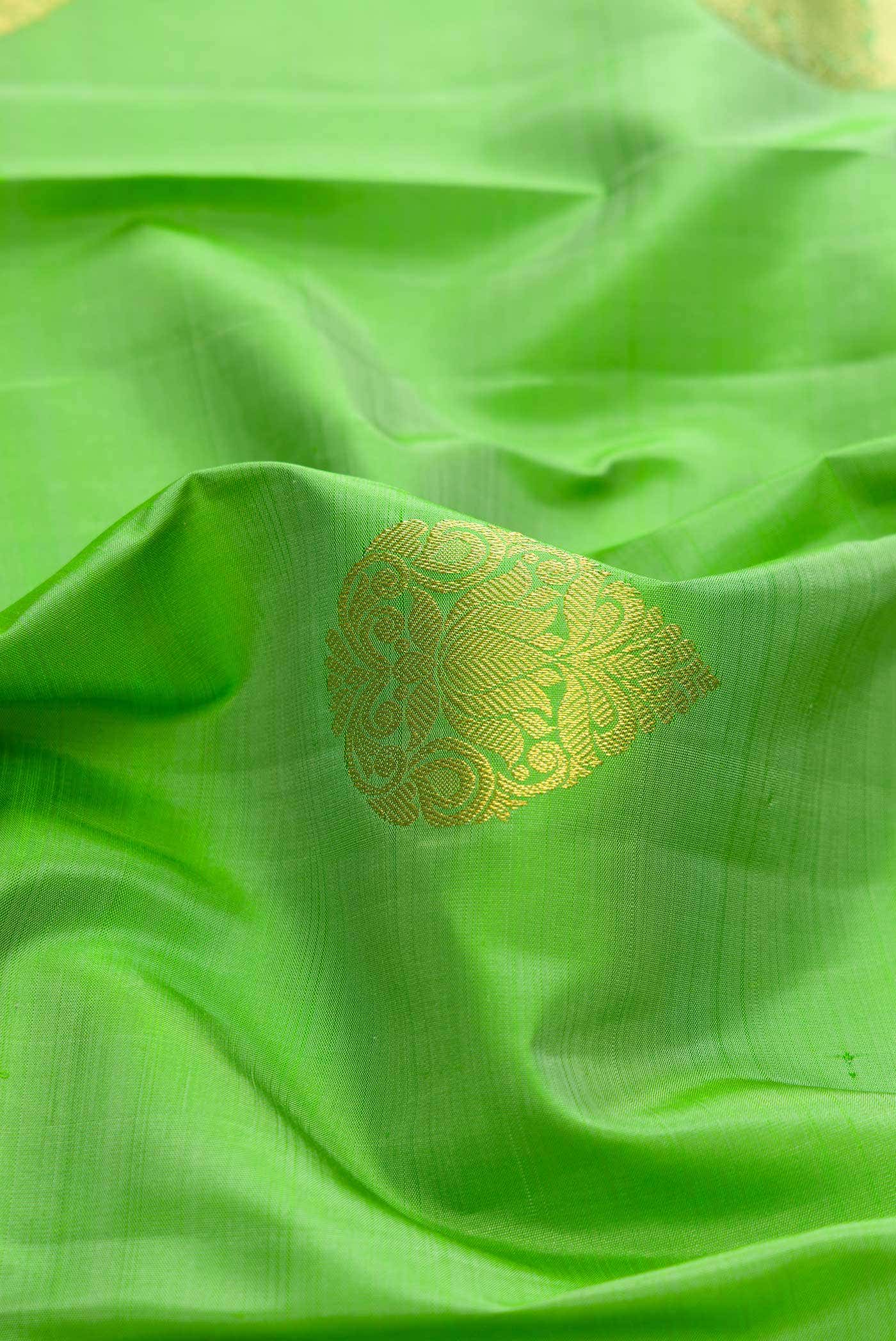 Parrot Green Dual Tone Kanchipuram Silk Saree