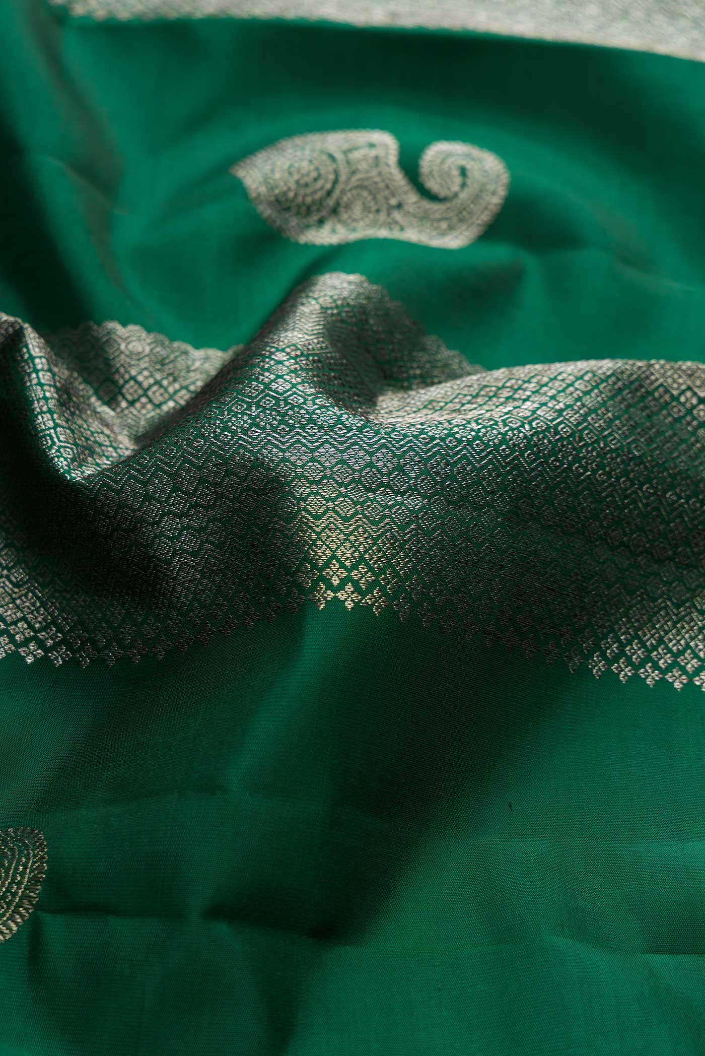 Green Dual Tone Kanchipuram Silk Saree