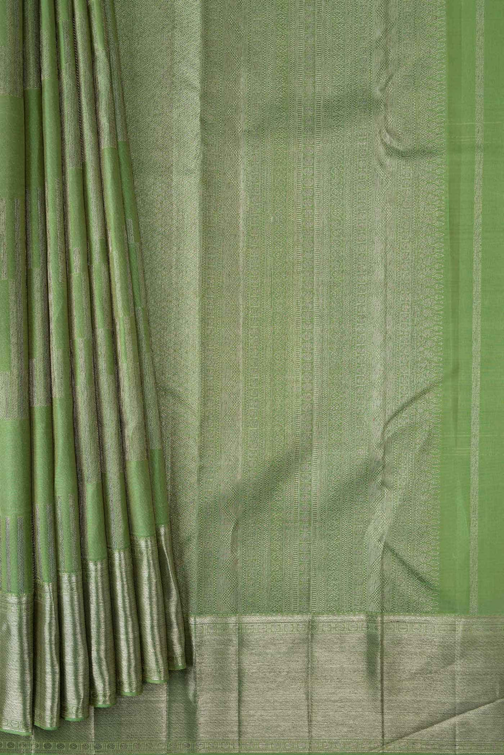 Green Dual Tone Kanchipuram Silk Saree
