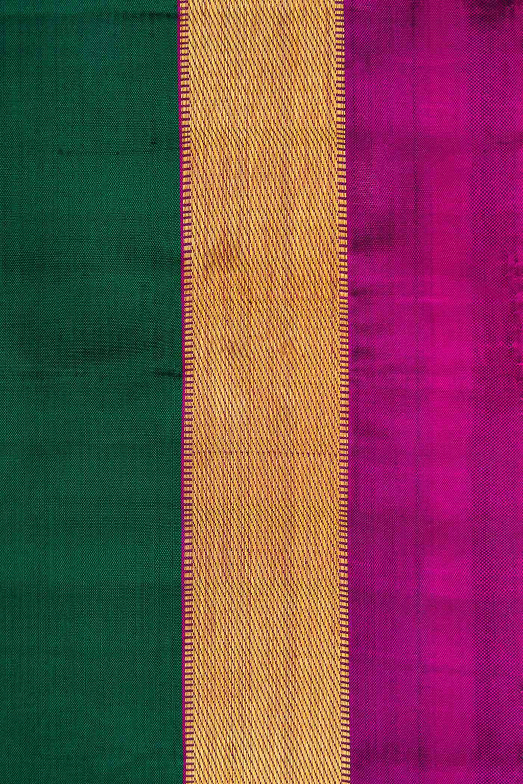 Pure Silk Pure Zari Bottle Green Dual Tone Kanchipuram Saree