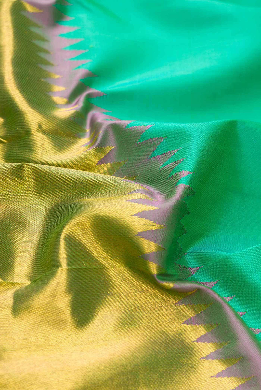 Pure Silk Pure Zari Green Dual Tone Kanchipuram Saree