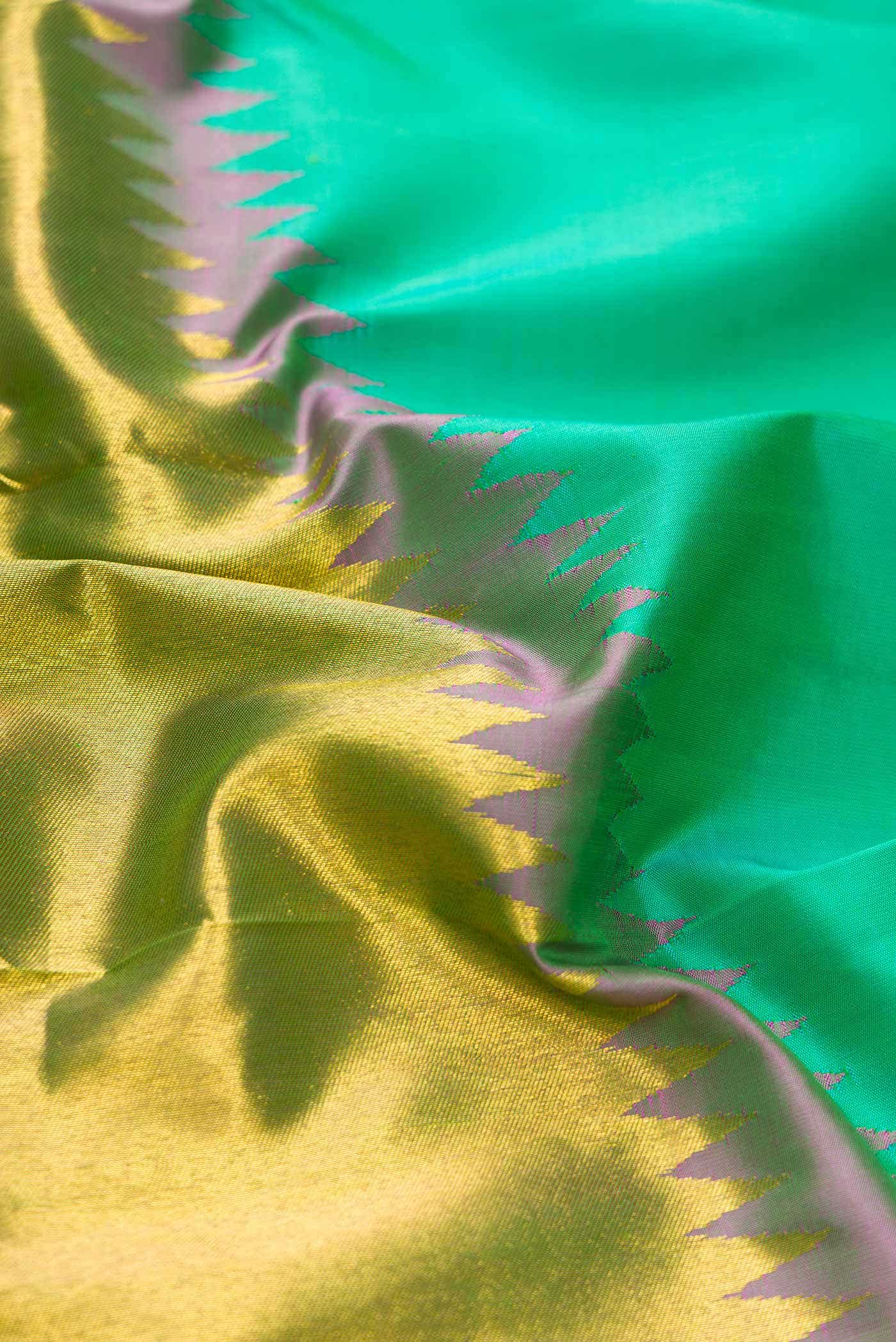 Pure Silk Pure Zari Green Dual Tone Kanchipuram Saree