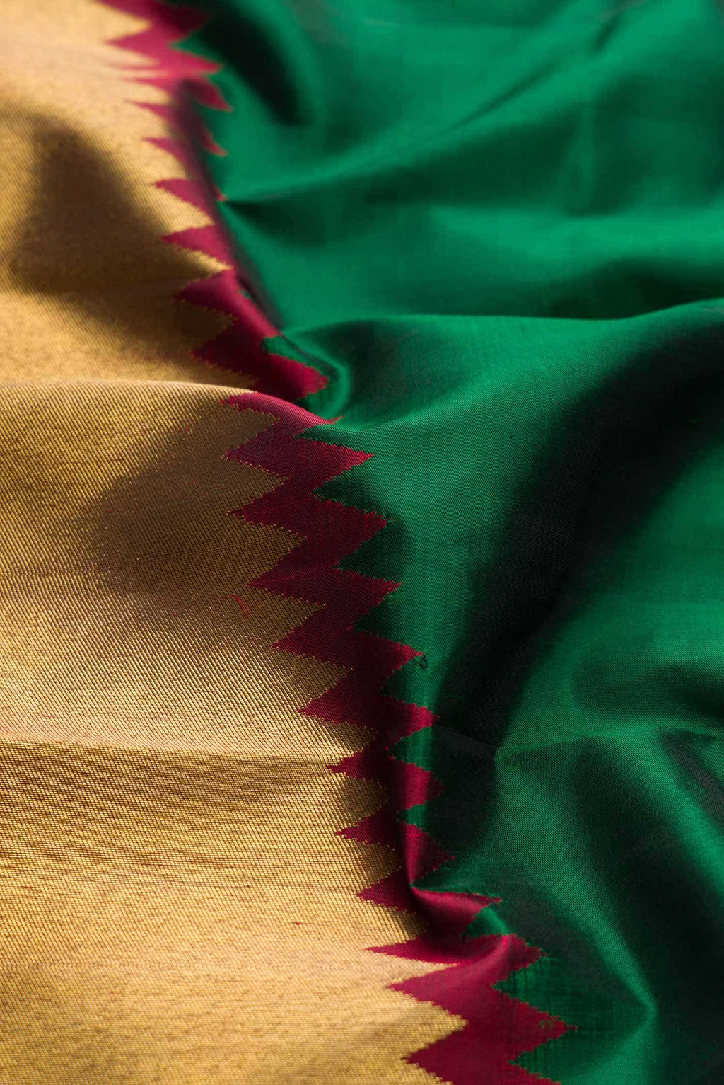 Pure Silk Pure Zari Bottle Green Dual Tone Kanchipuram Saree