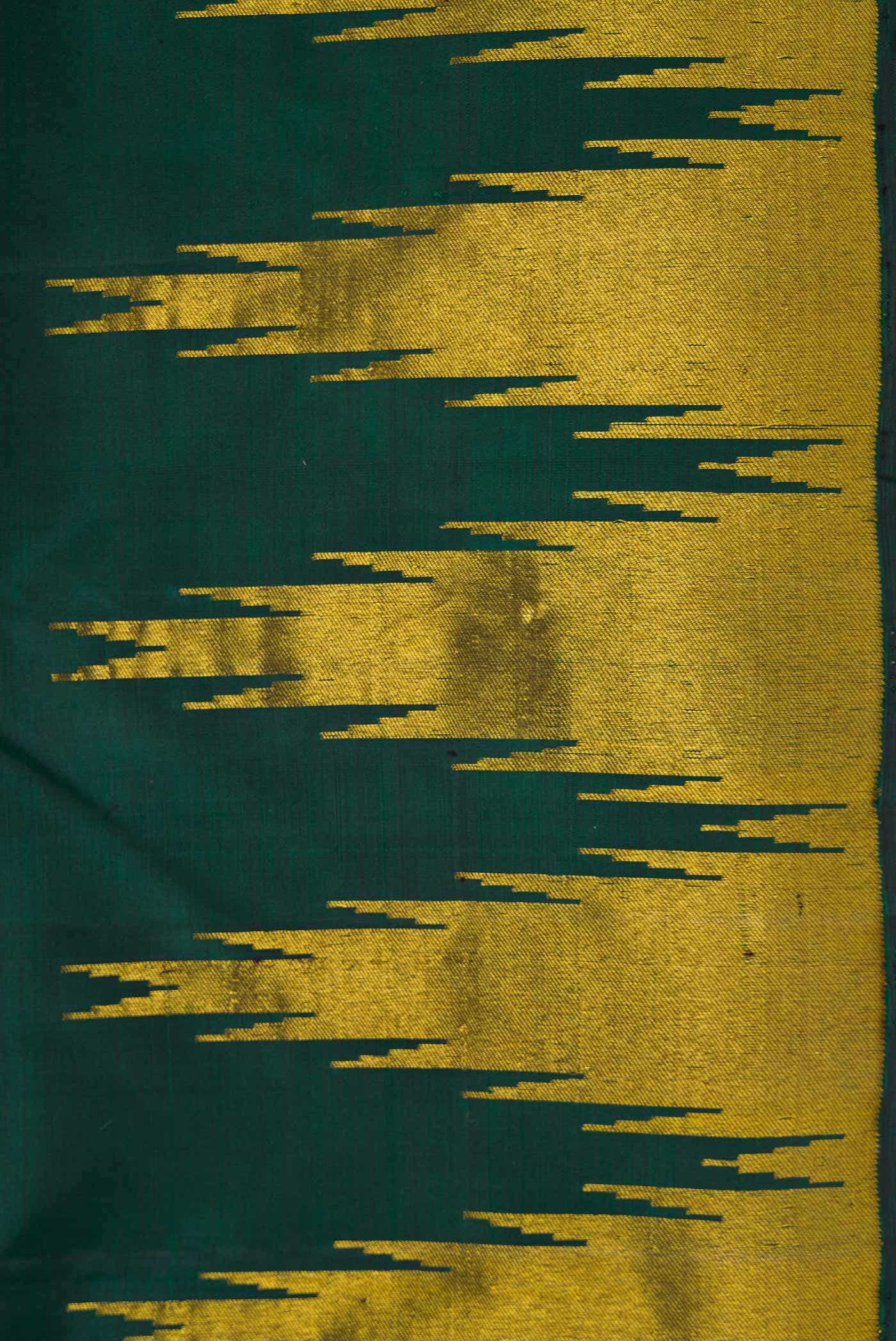 Pure Silk Pure Zari Bottle Green Dual Tone Kanchipuram Saree