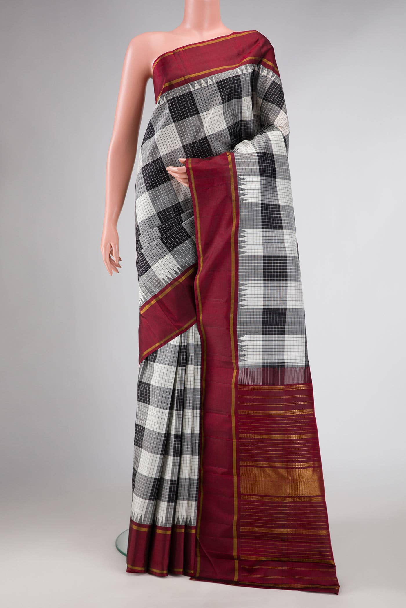 Pure Silk Pure Zari Black and White Dual Tone Kanchipuram Saree