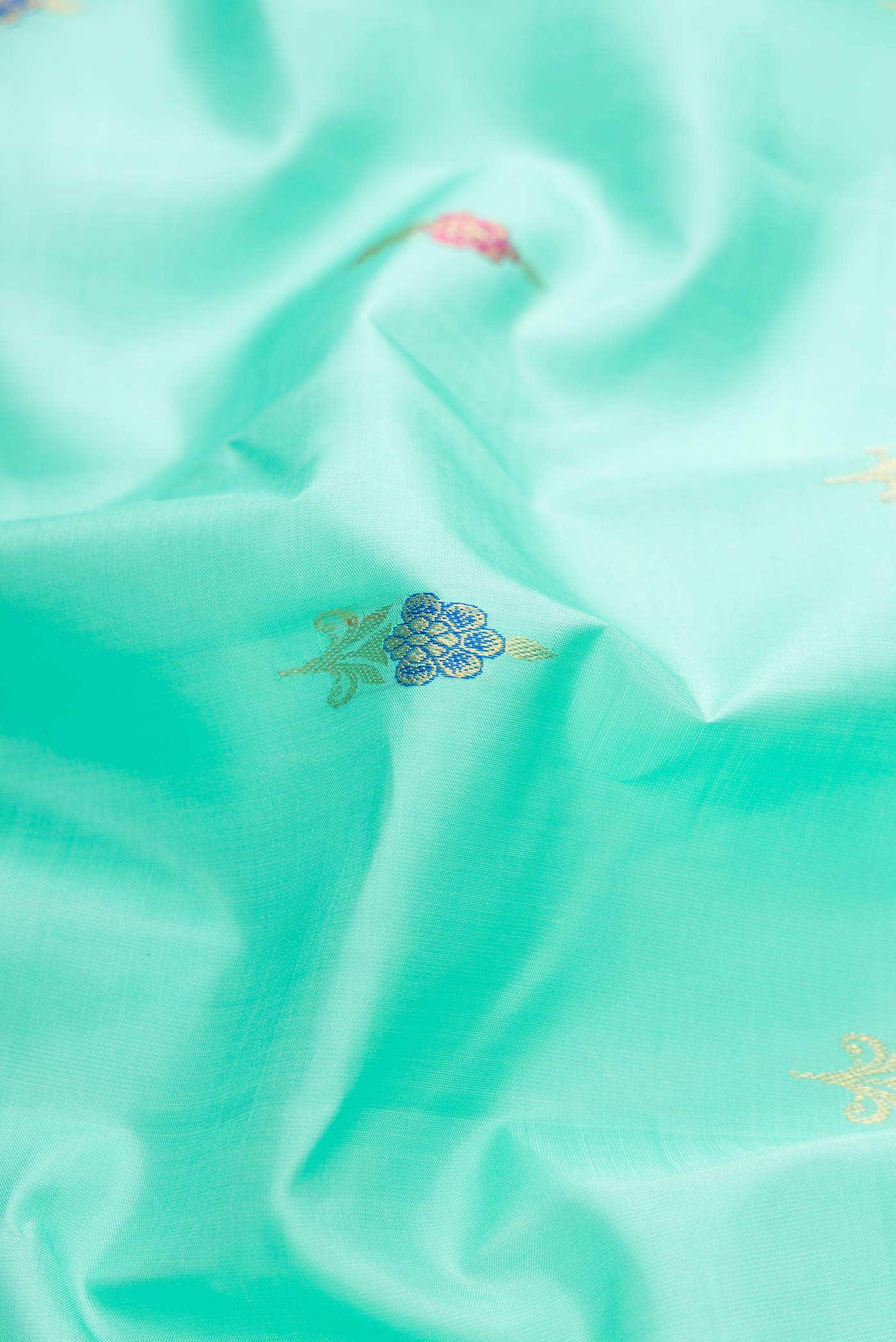 Pure Silk Pure Zari Sea Green Dual Tone Kanchipuram Saree