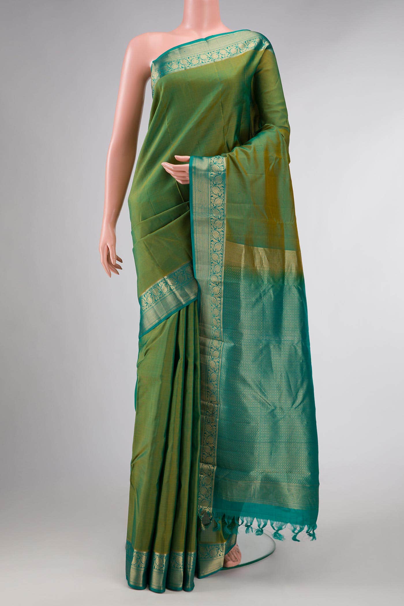 Mehandi Green Dual Tone Kanchipuram Silk Saree