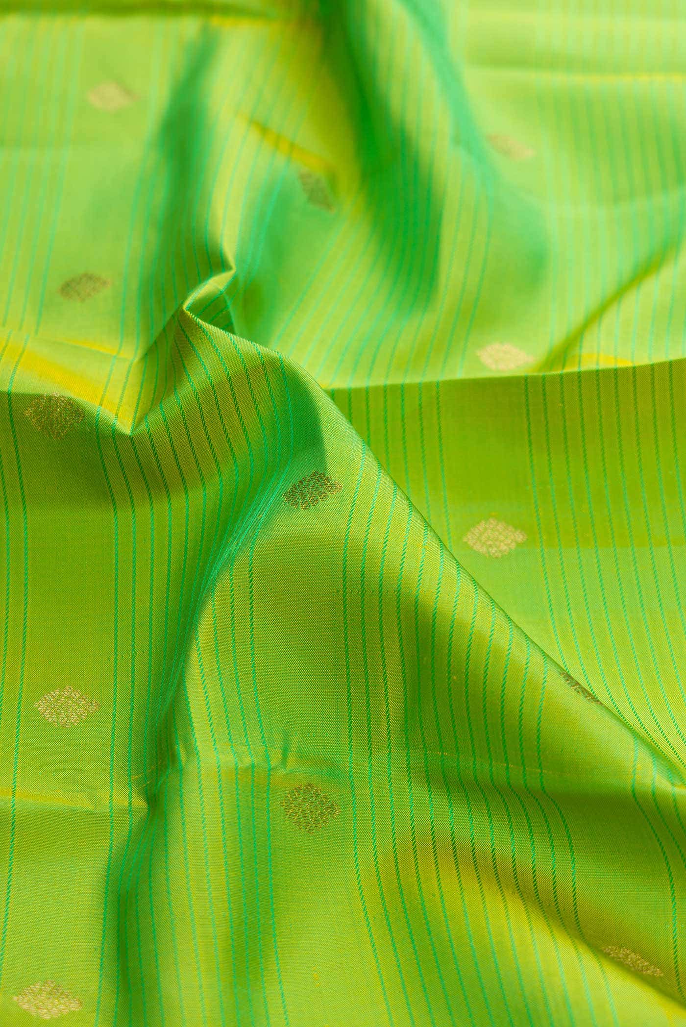 Parrot Green Dual Tone Kanchipuram Silk Saree