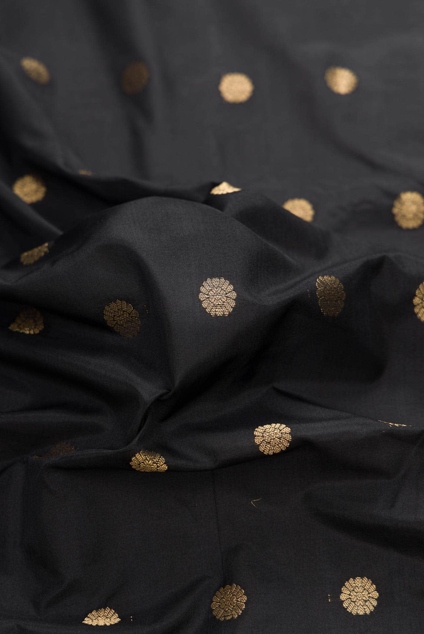 Black Dual Tone Blended Paithani Silk Saree