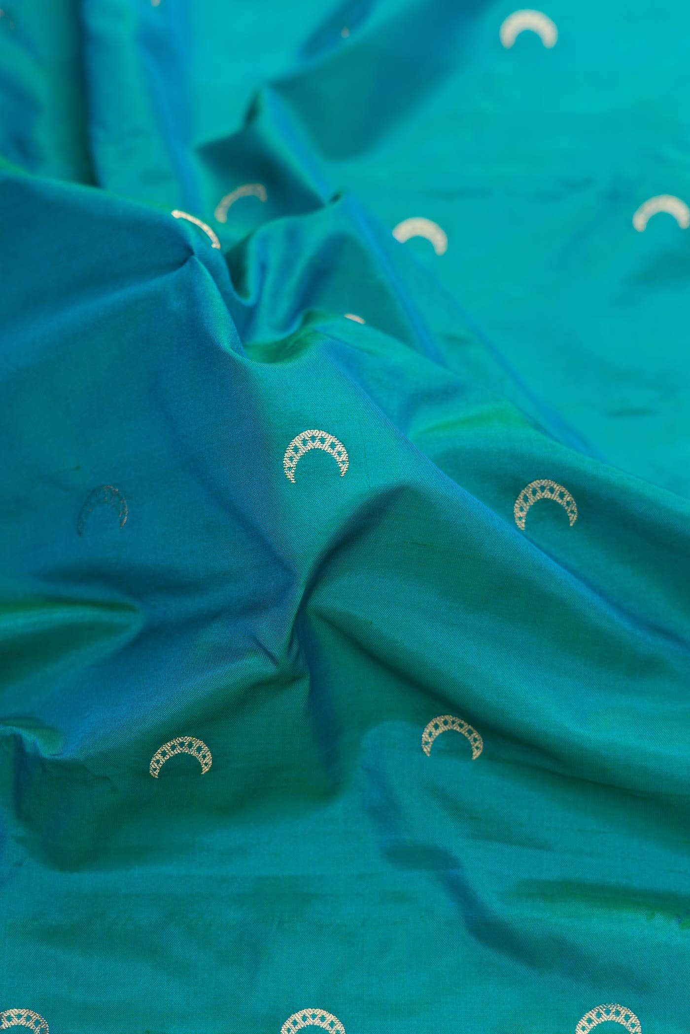 Green Dual Tone Paithani Silk Saree