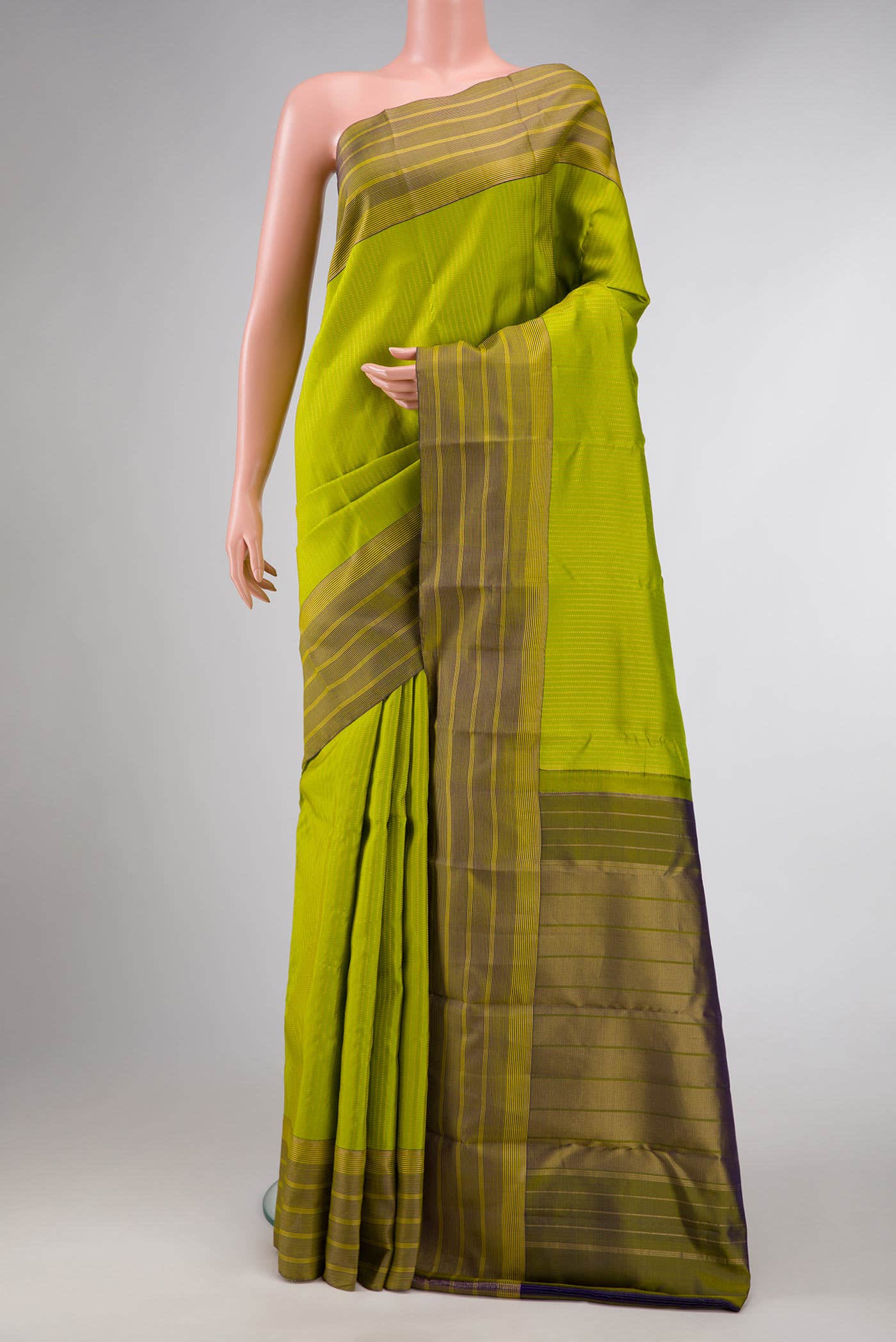 Parrot Green Dual Tone Kanchipuram Silk Saree