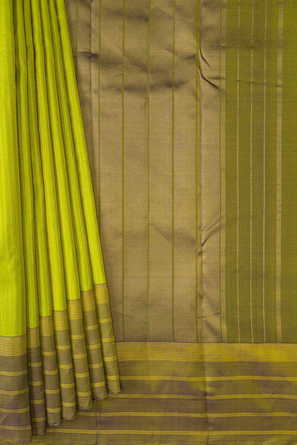 Parrot Green Dual Tone Kanchipuram Silk Saree
