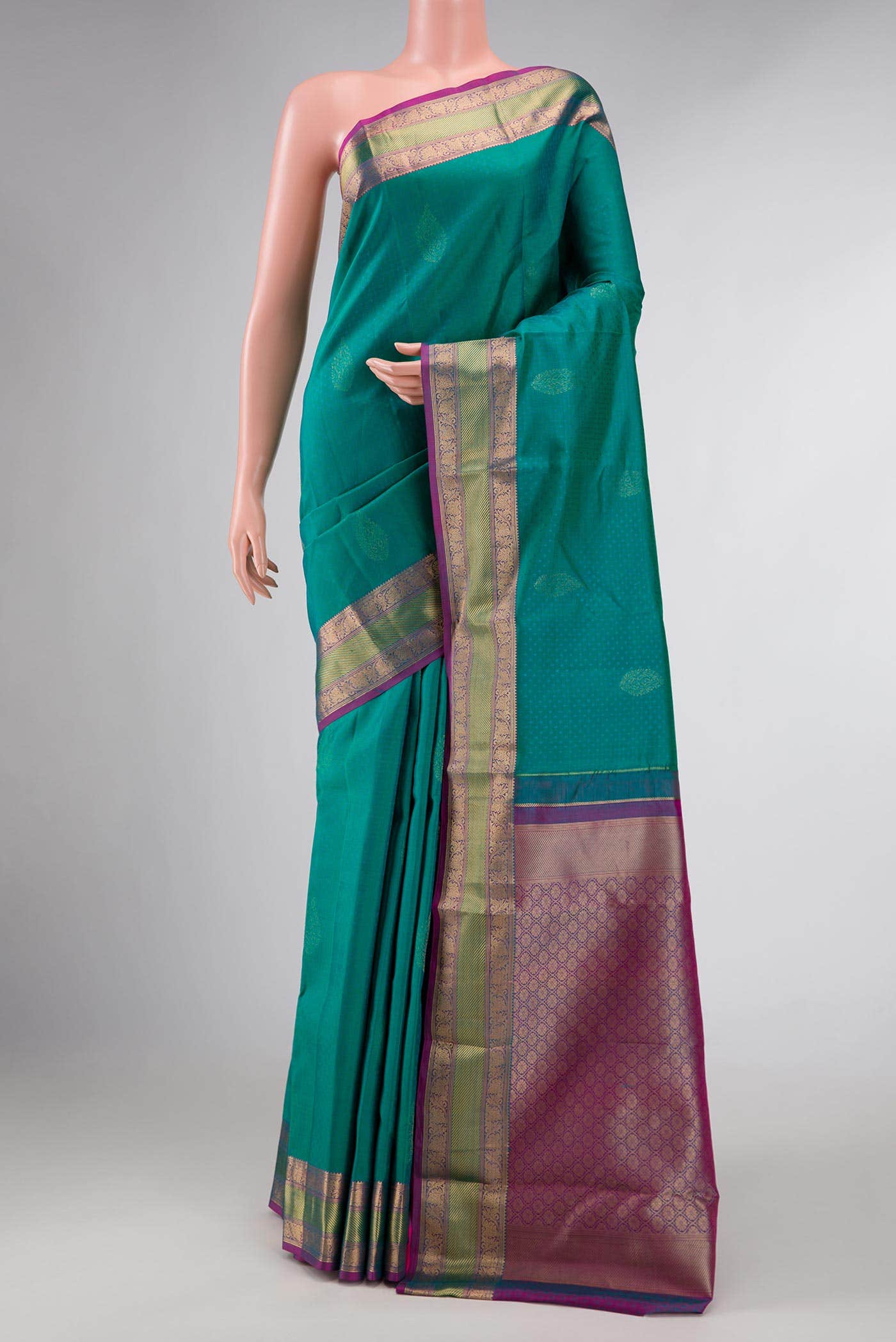 Green Dual Tone Kanchipuram Silk Saree