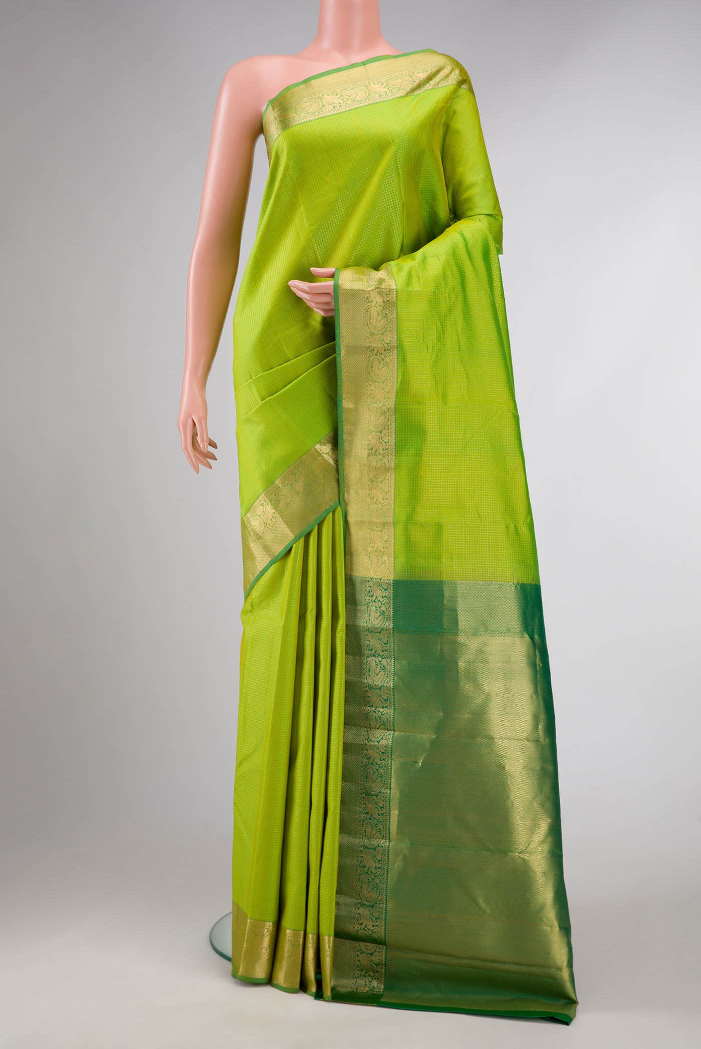 Parrot Green Dual Tone Kanchipuram Silk Saree