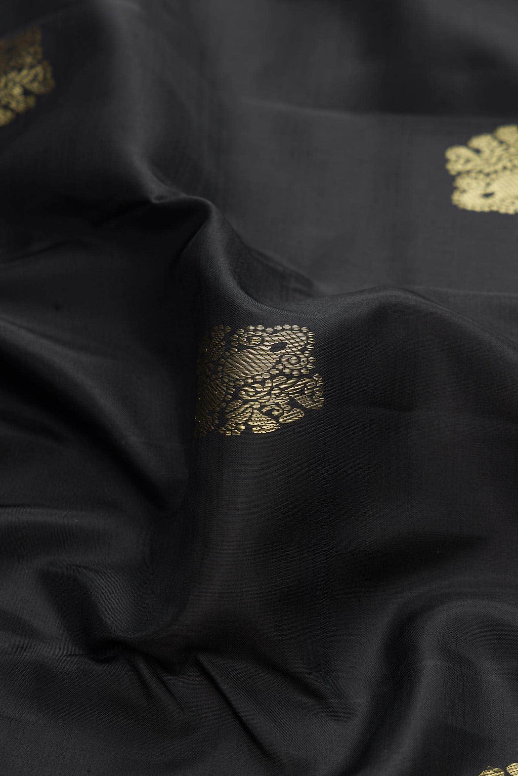 Black Dual Tone Kanchipuram Silk Saree