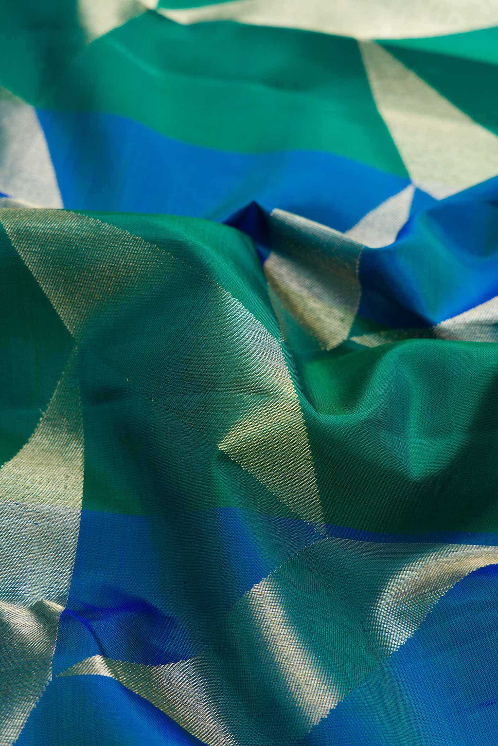 Peacock Blue Dual Tone Kanchipuram Silk Saree