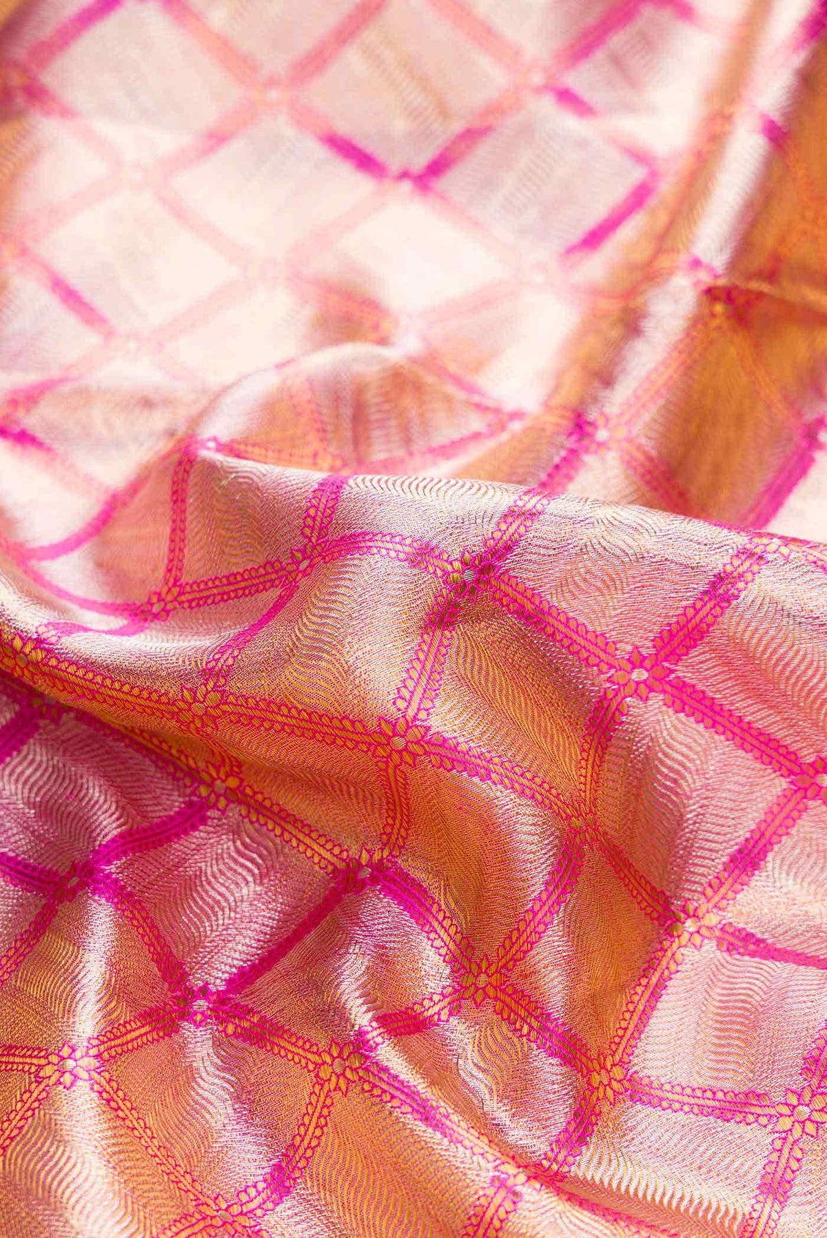 Pink Dual Tone Kanjivaram Tissue Silk Saree
