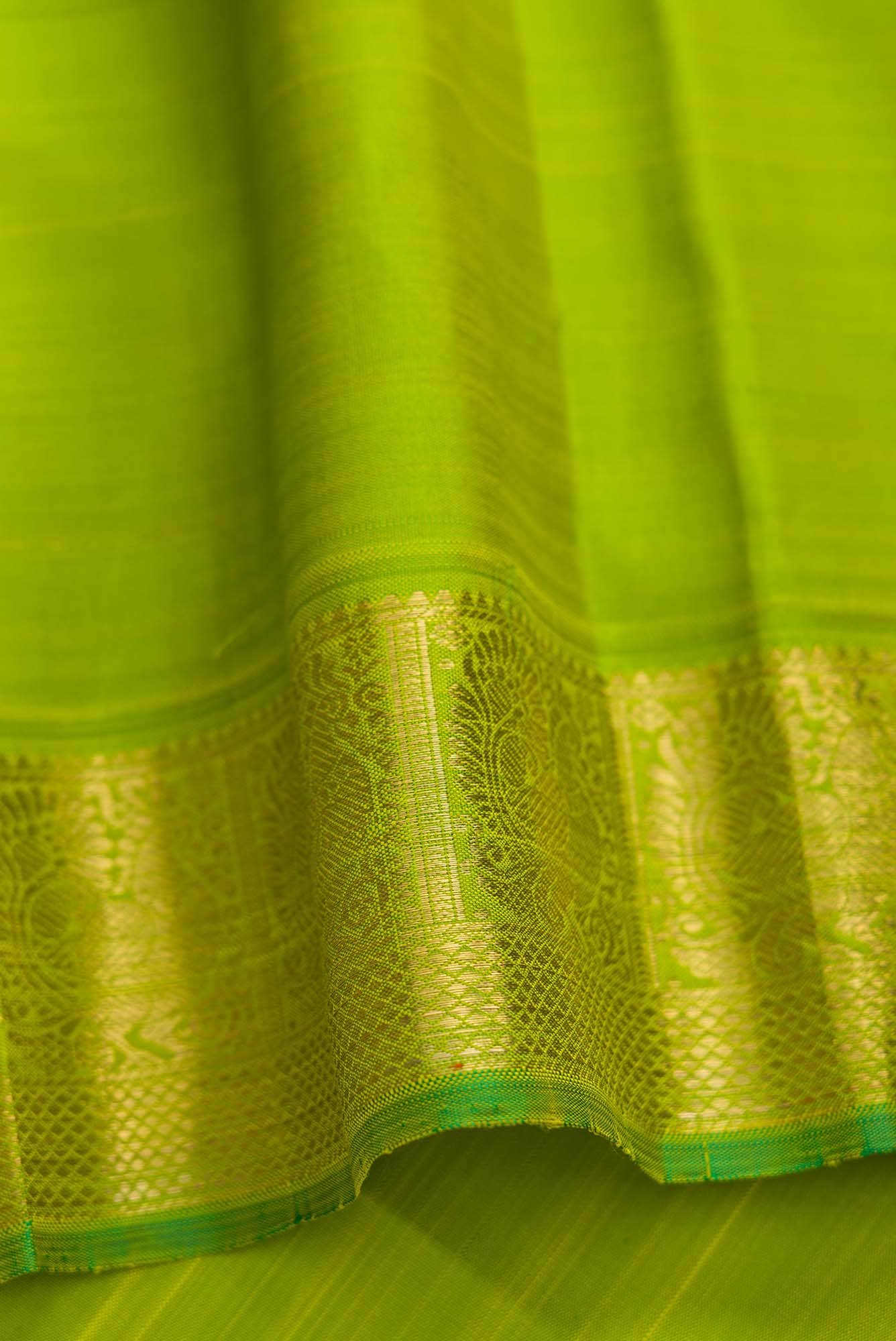 Pure Silk Pure Zari Maroon and Navy Blue Dual Tone Kanchipuram Saree